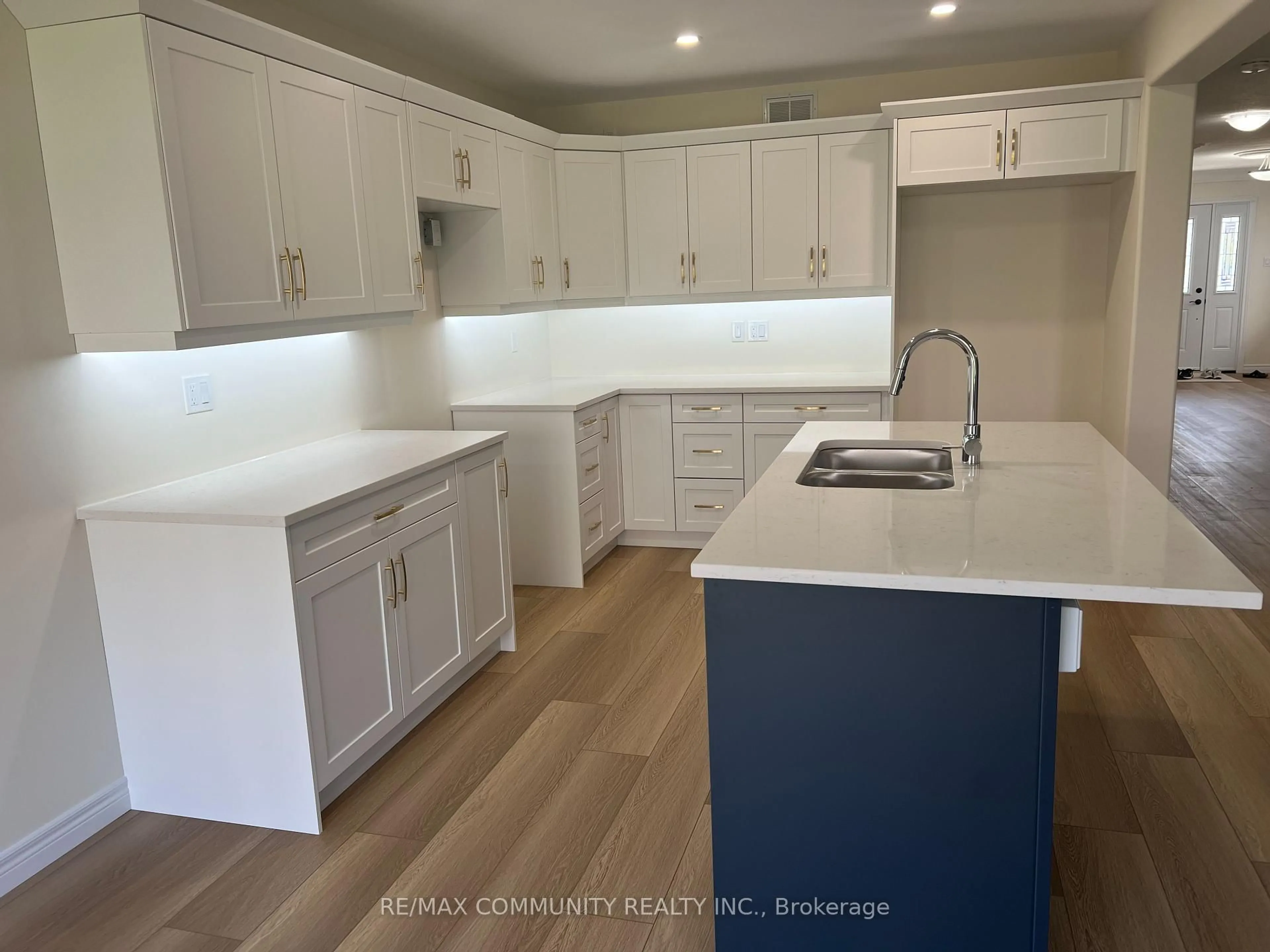 Open concept kitchen, unknown for 236 O'Neil St, Peterborough North Ontario K9K 0H1