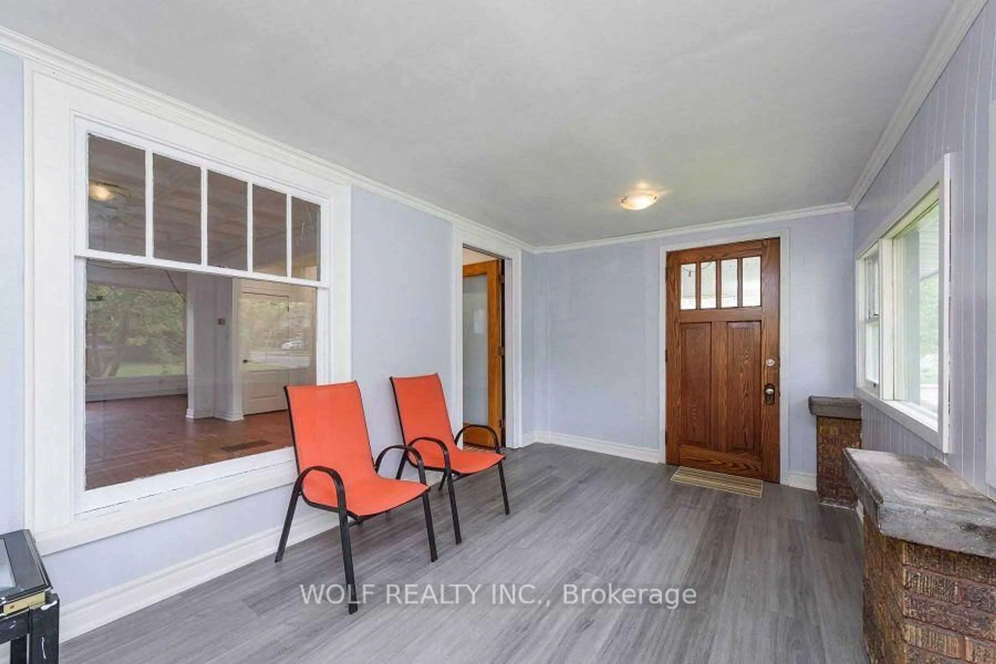 Indoor entryway for 4965 Jepson St, Niagara Falls Ontario L2E 1K3