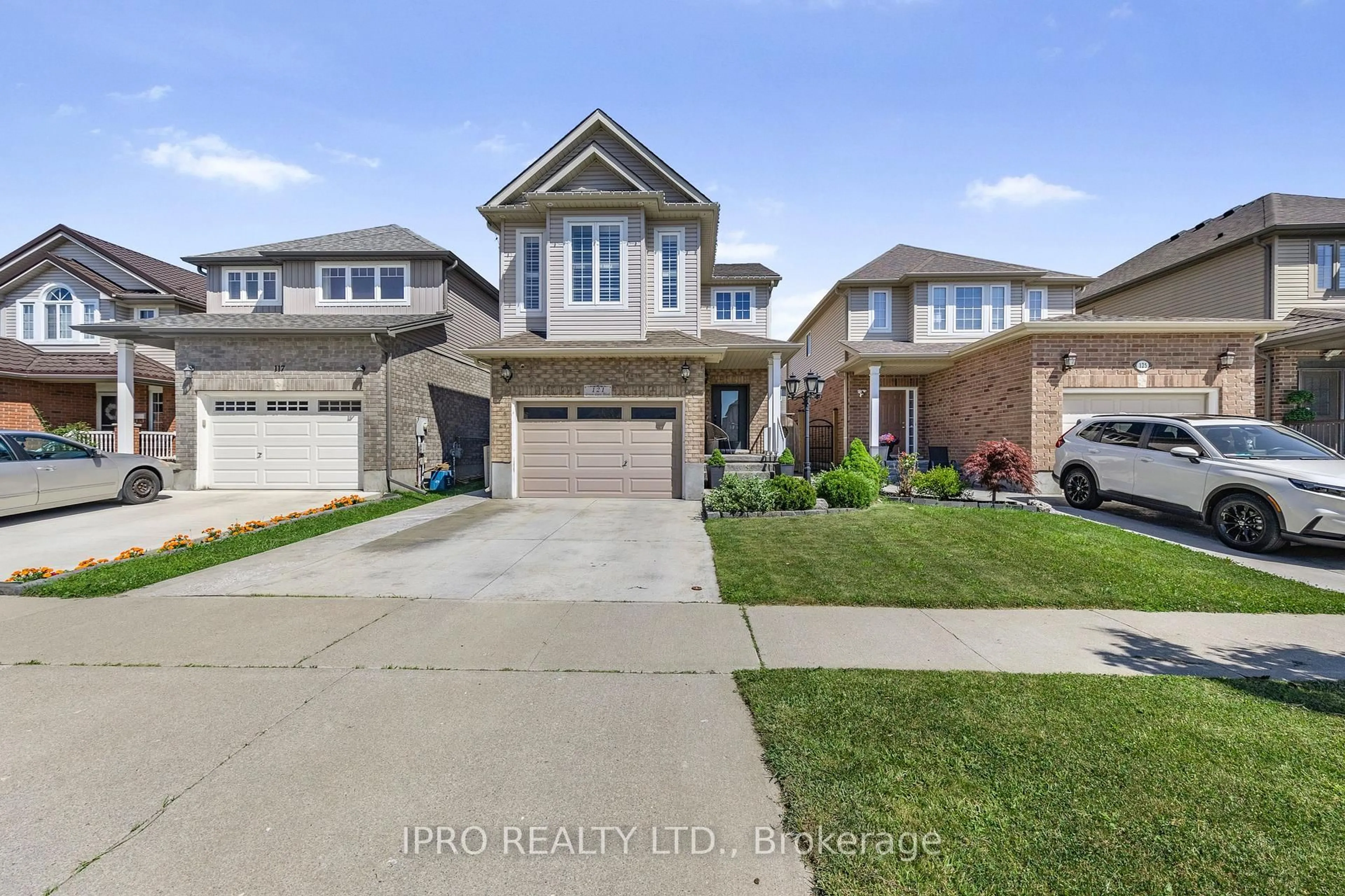 Home with brick exterior material, street for 121 Green Gate Blvd, Cambridge Ontario N1T 0C4