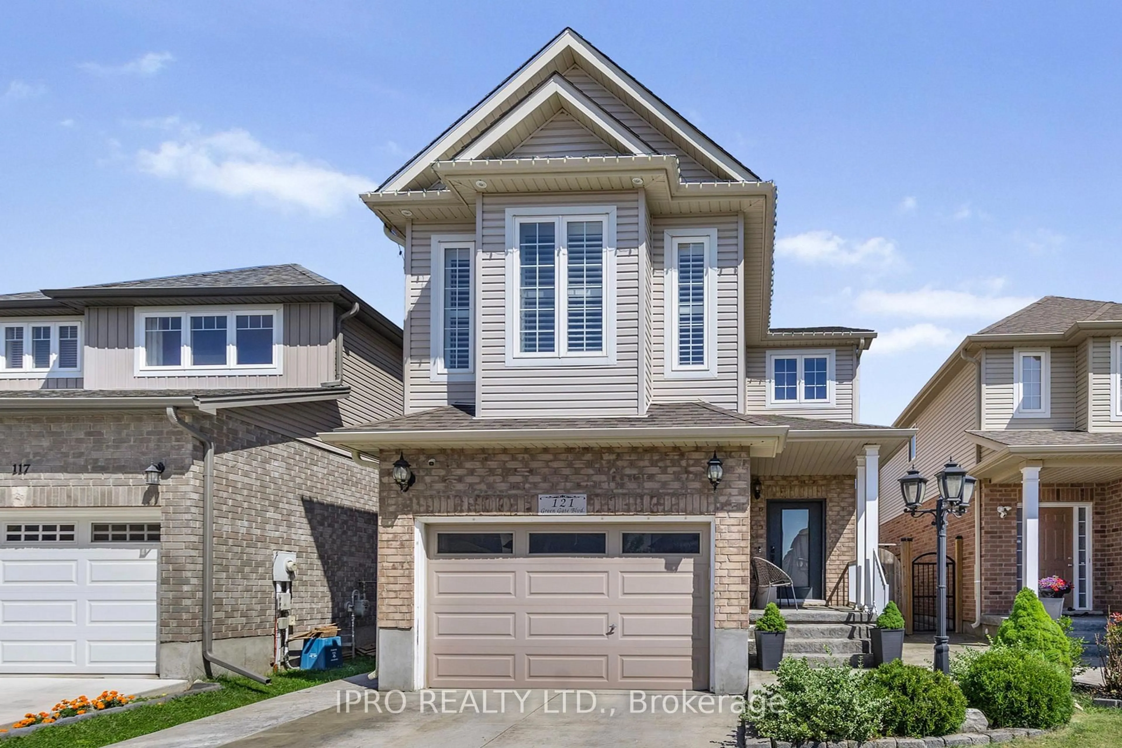 Home with brick exterior material, street for 121 Green Gate Blvd, Cambridge Ontario N1T 0C4