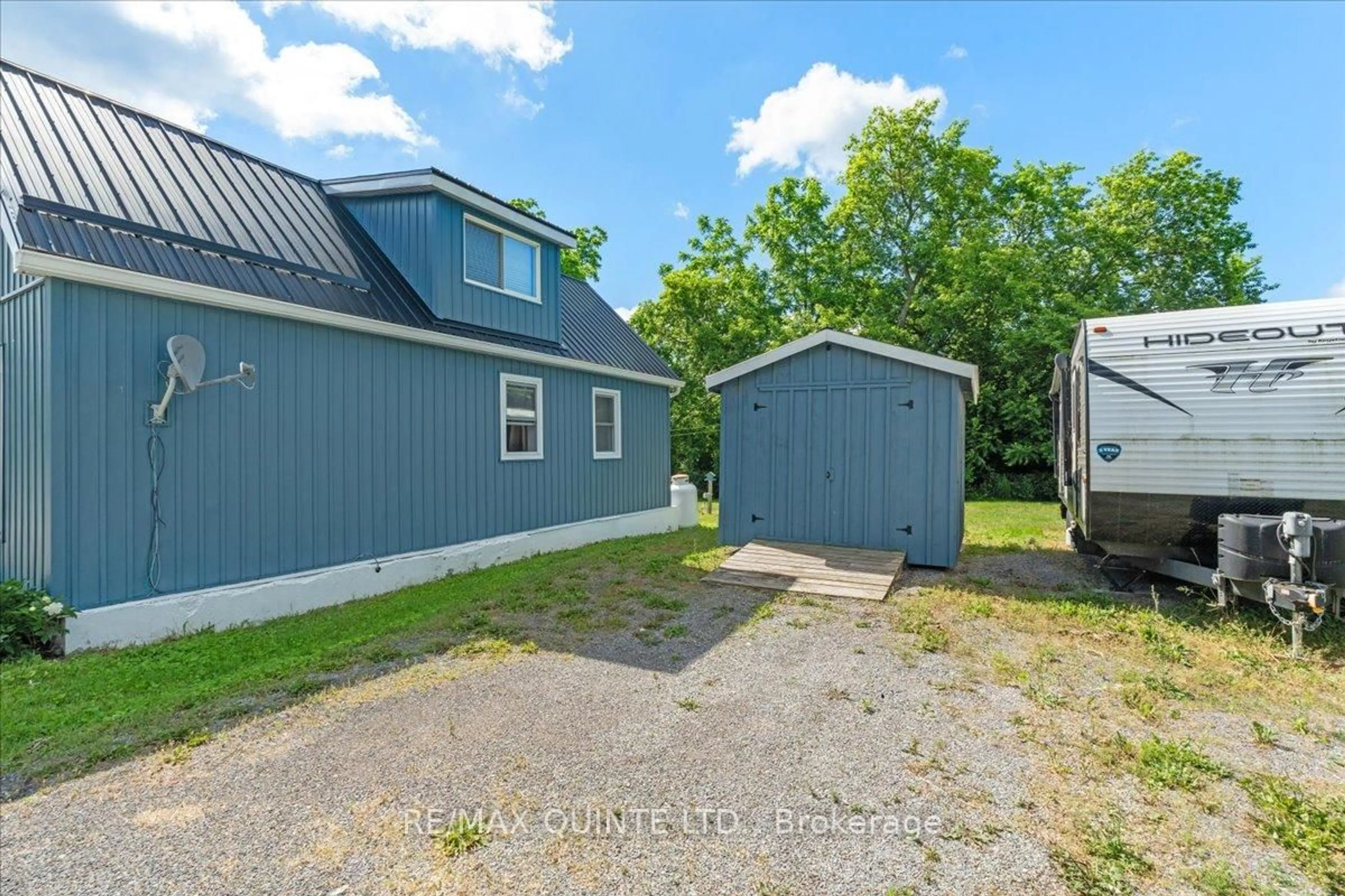 A pic from outside/outdoor area/front of a property/back of a property/a pic from drone, street for 67 Manley Dr, Belleville Ontario K8N 4Z4