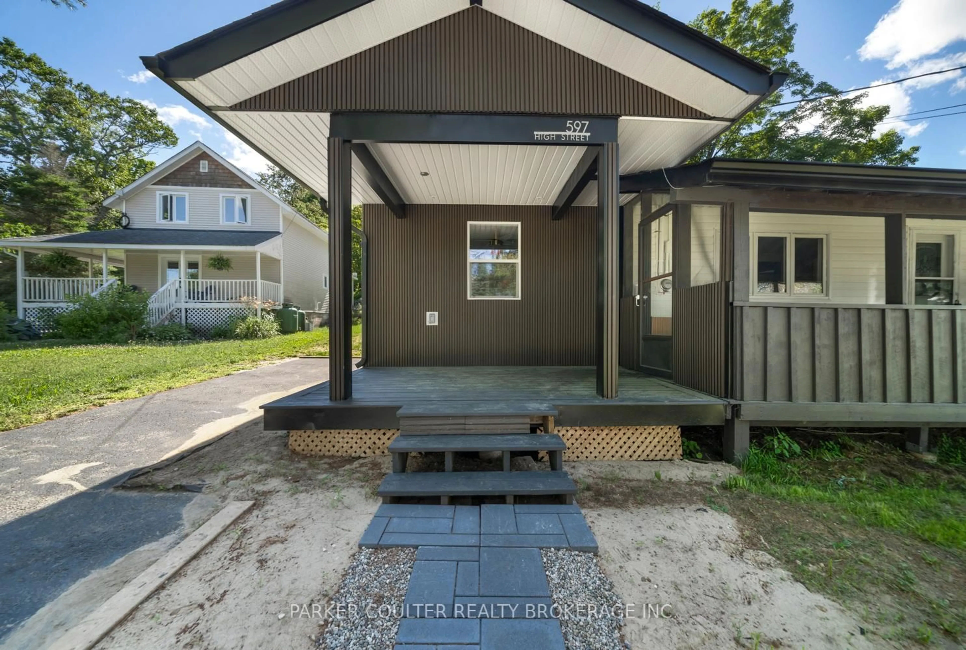 Patio, street for 597 High St, Georgian Bay Ontario P0C 1H0