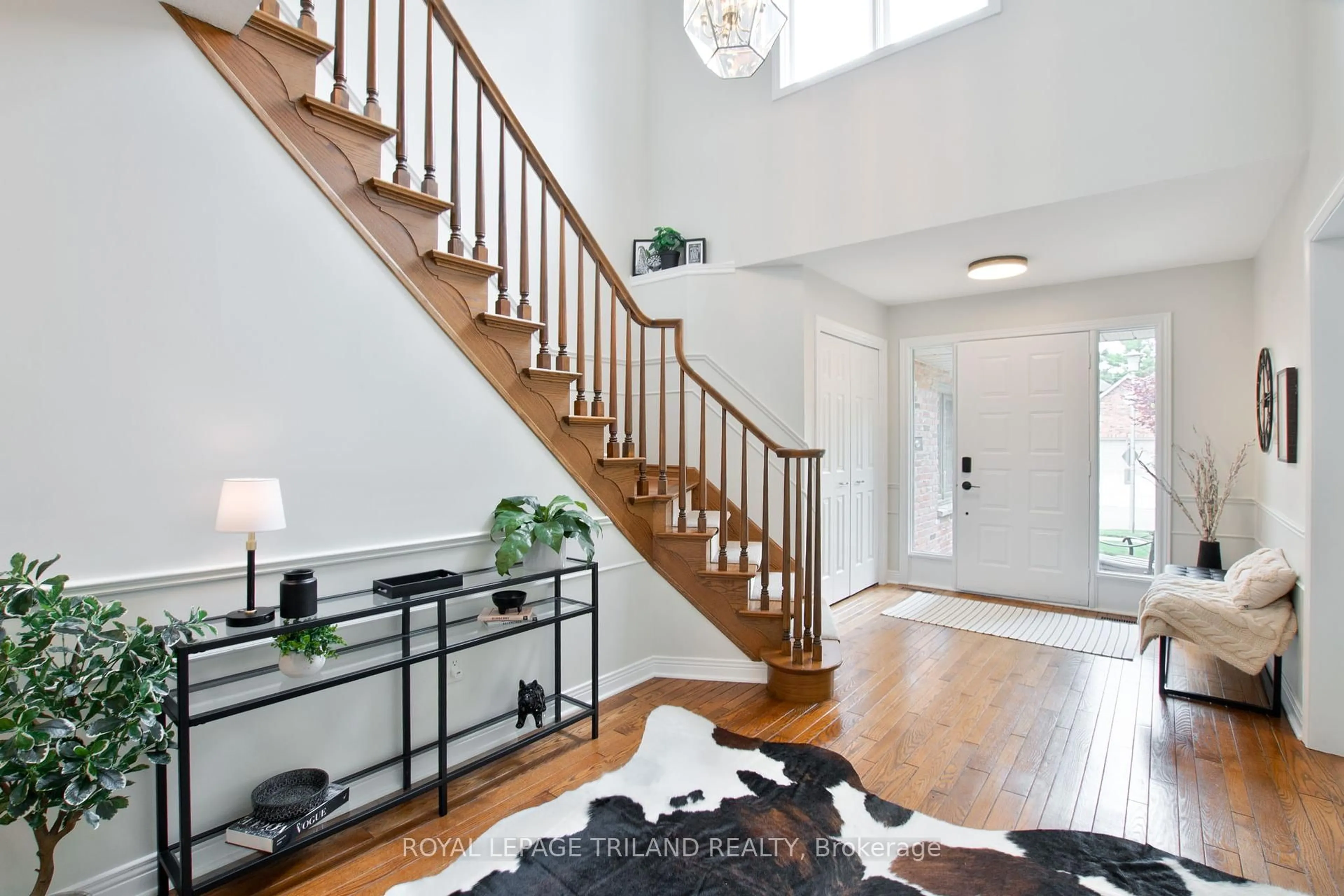 Indoor entryway for 191 Sunnyside Dr, London North Ontario N5X 3P7