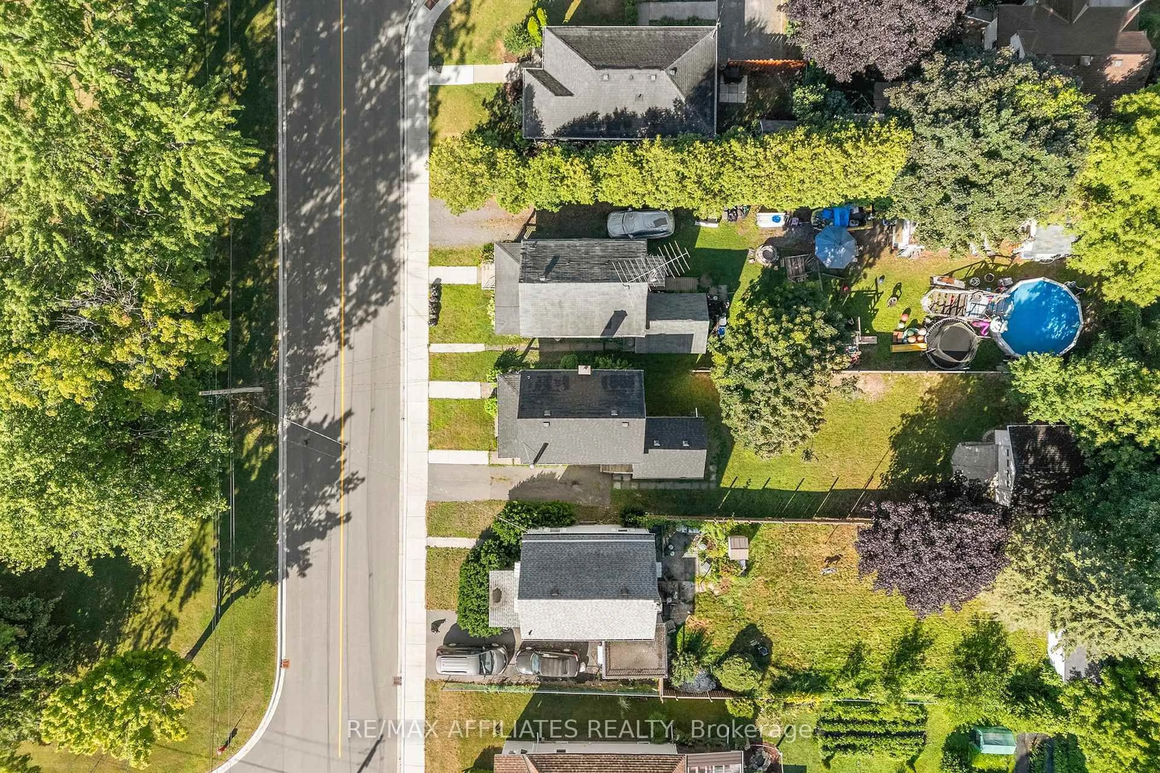 A pic from outside/outdoor area/front of a property/back of a property/a pic from drone, street for 416 Dibble St, Prescott Ontario K0E 1T0