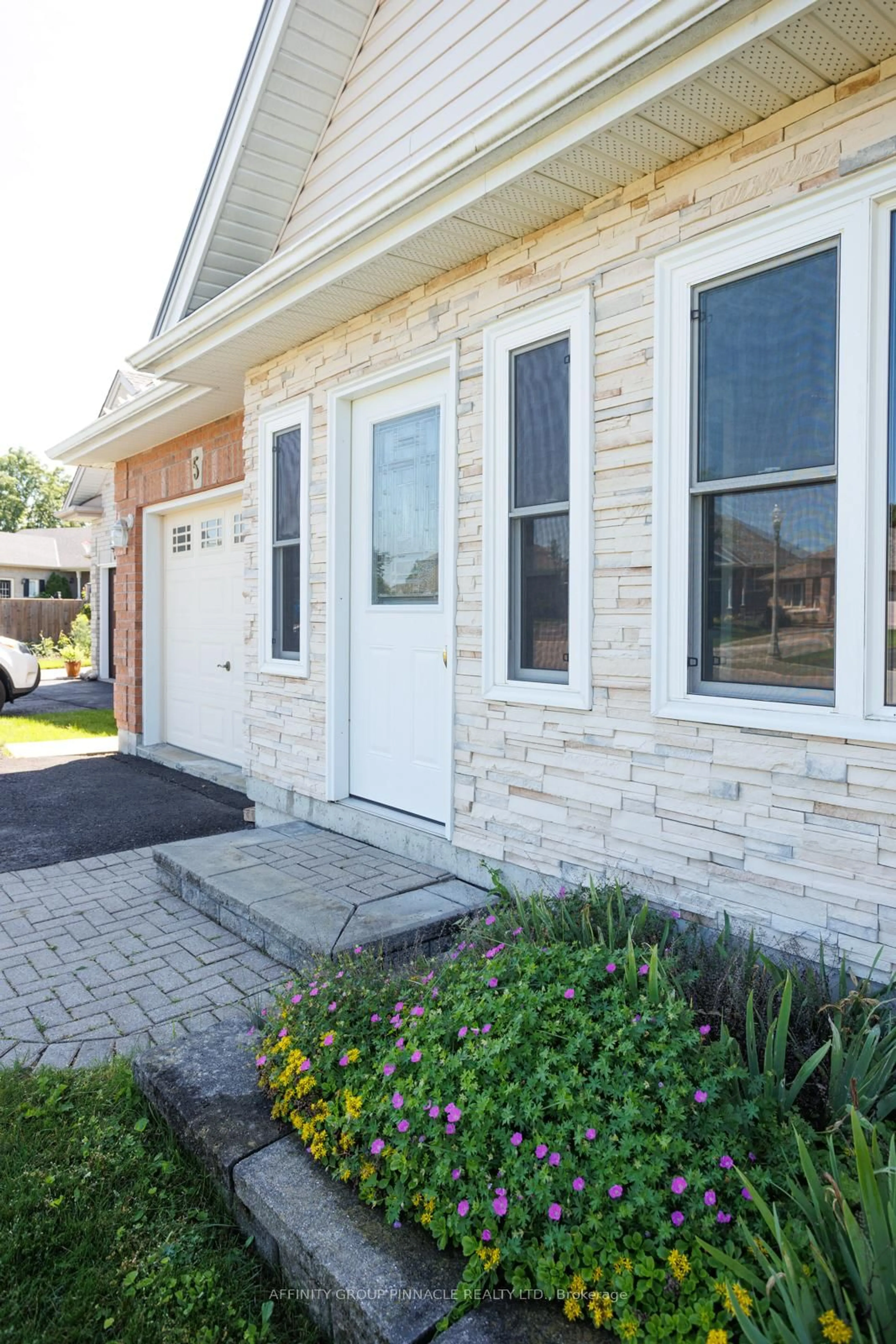 Home with brick exterior material, street for 5 Susan Crt, Kawartha Lakes Ontario K9V 4H1