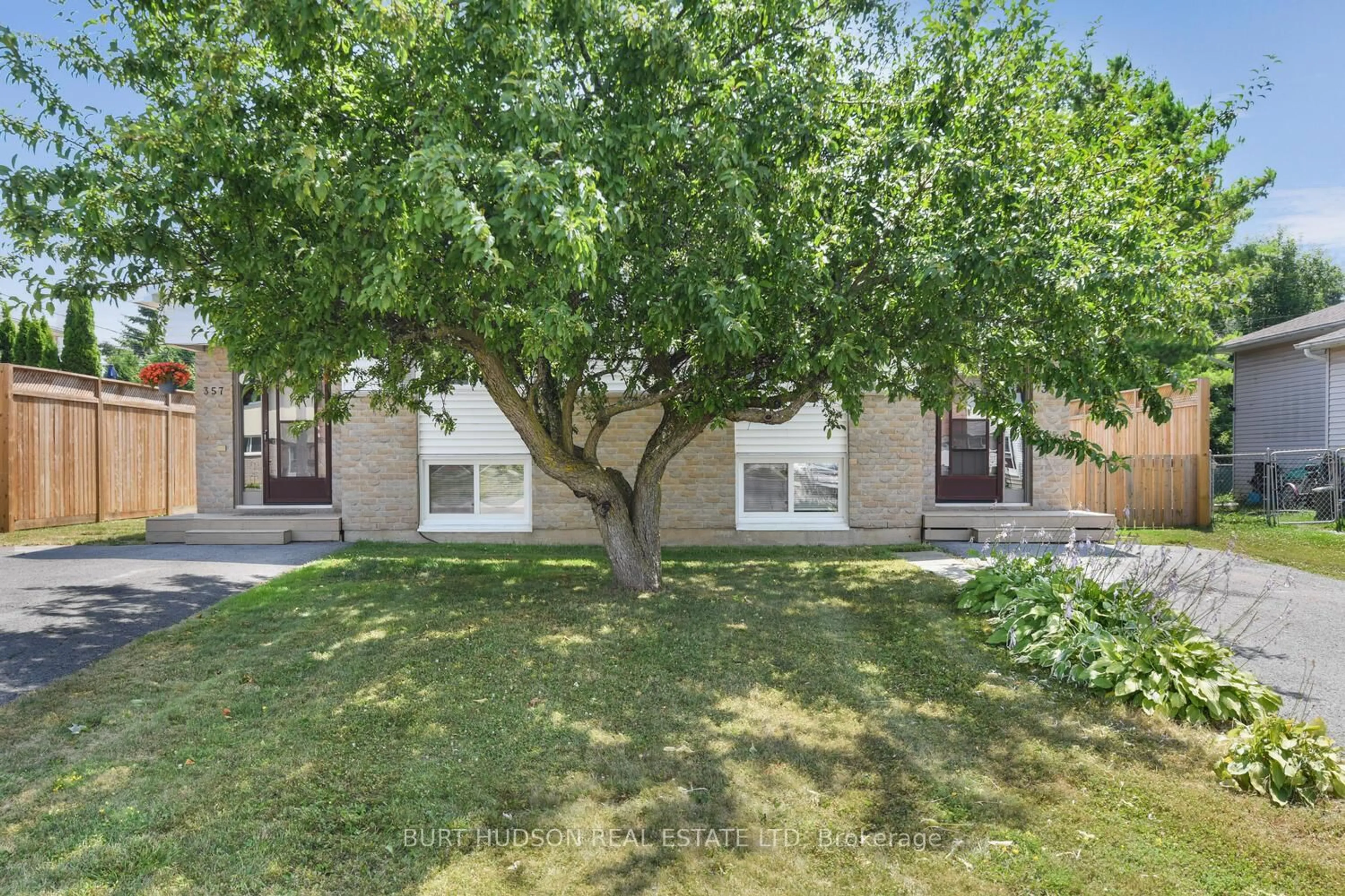 Patio, street for 357 Forsyth St, Gananoque Ontario K7G 3B4