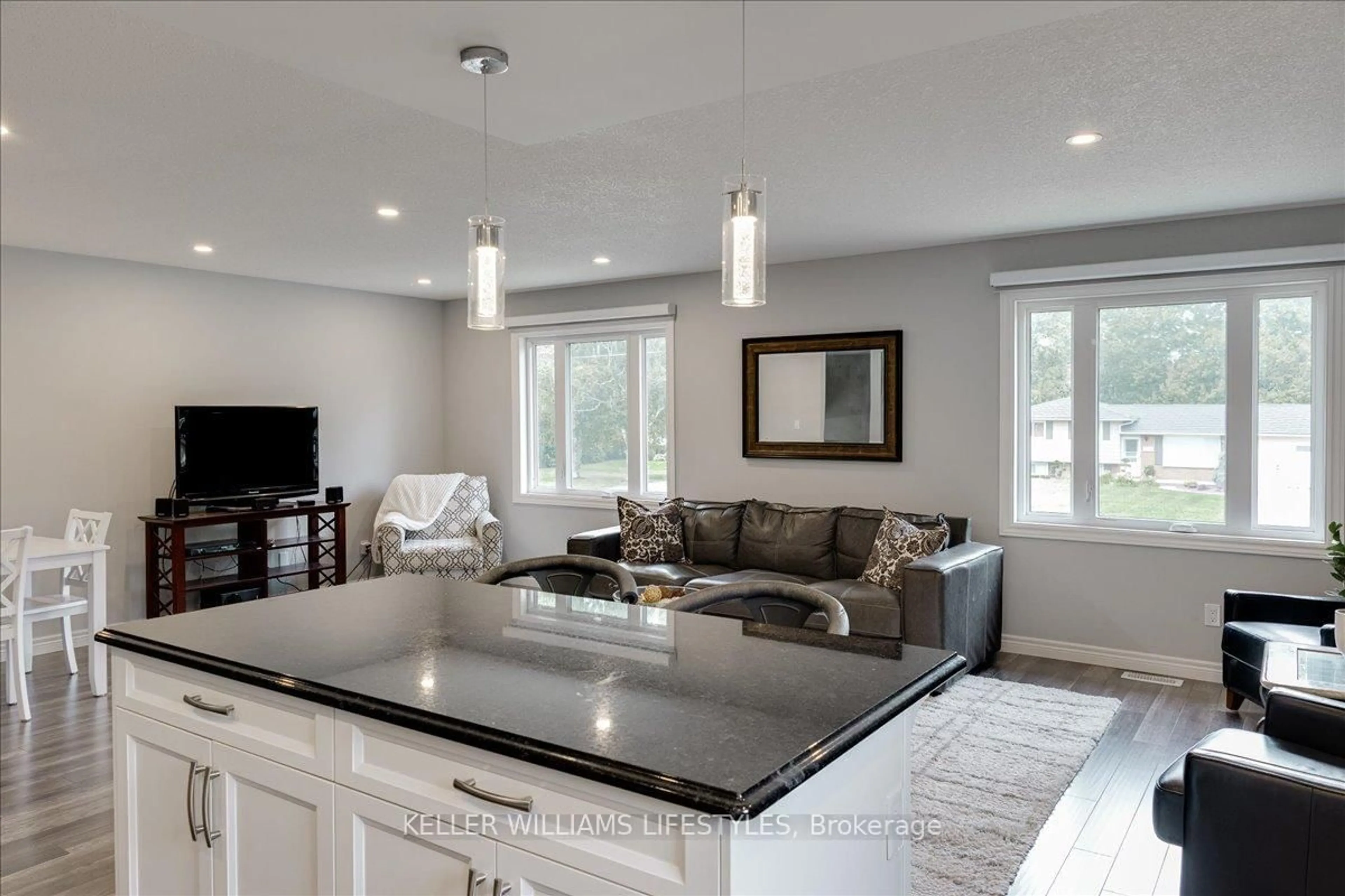 Open concept kitchen, unknown for 229 Walnut St, Chatham-Kent Ontario N0P 1C0
