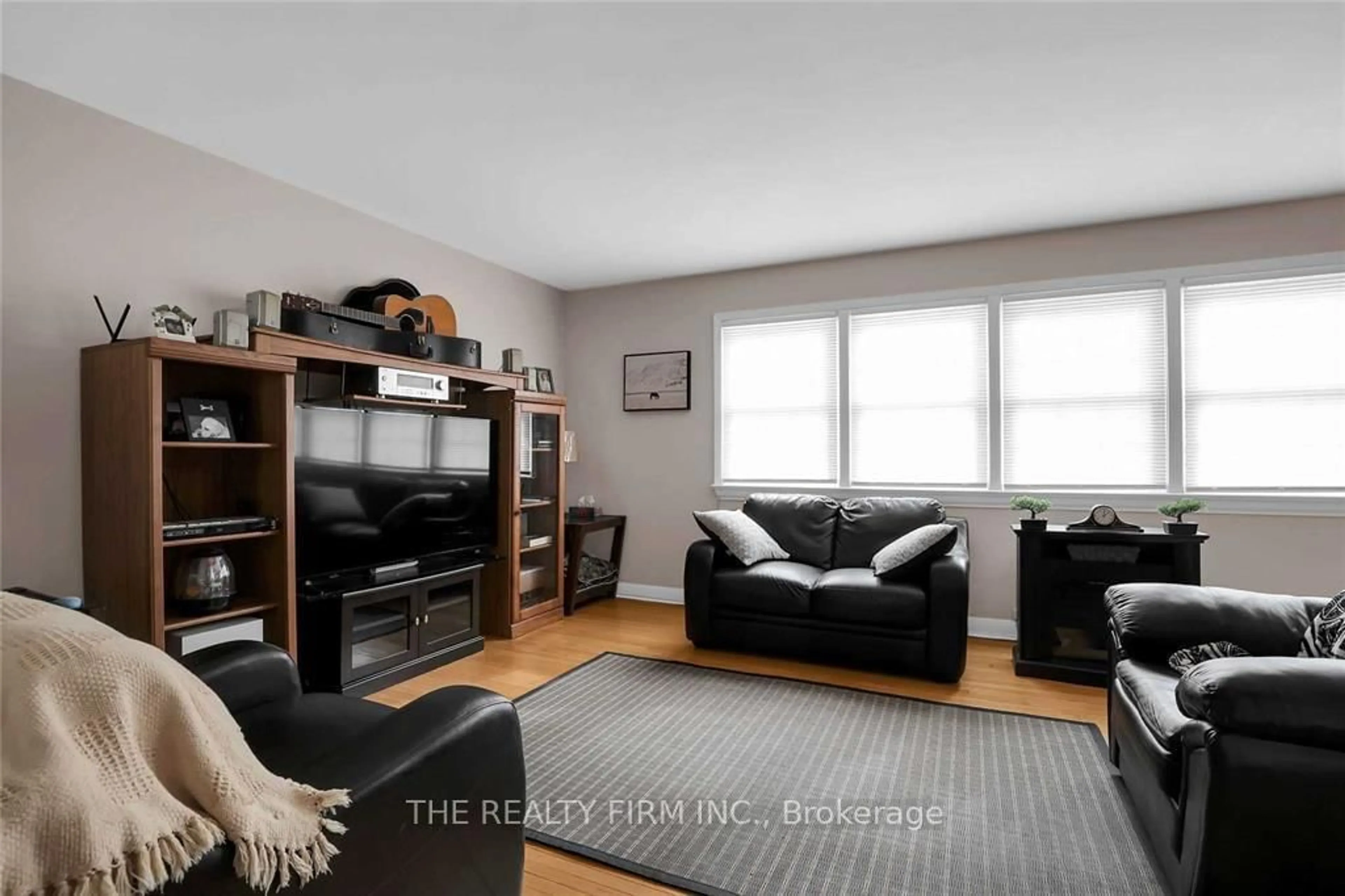 Living room with furniture, unknown for 7076 Longwoods Rd, London South Ontario N6P 1P9