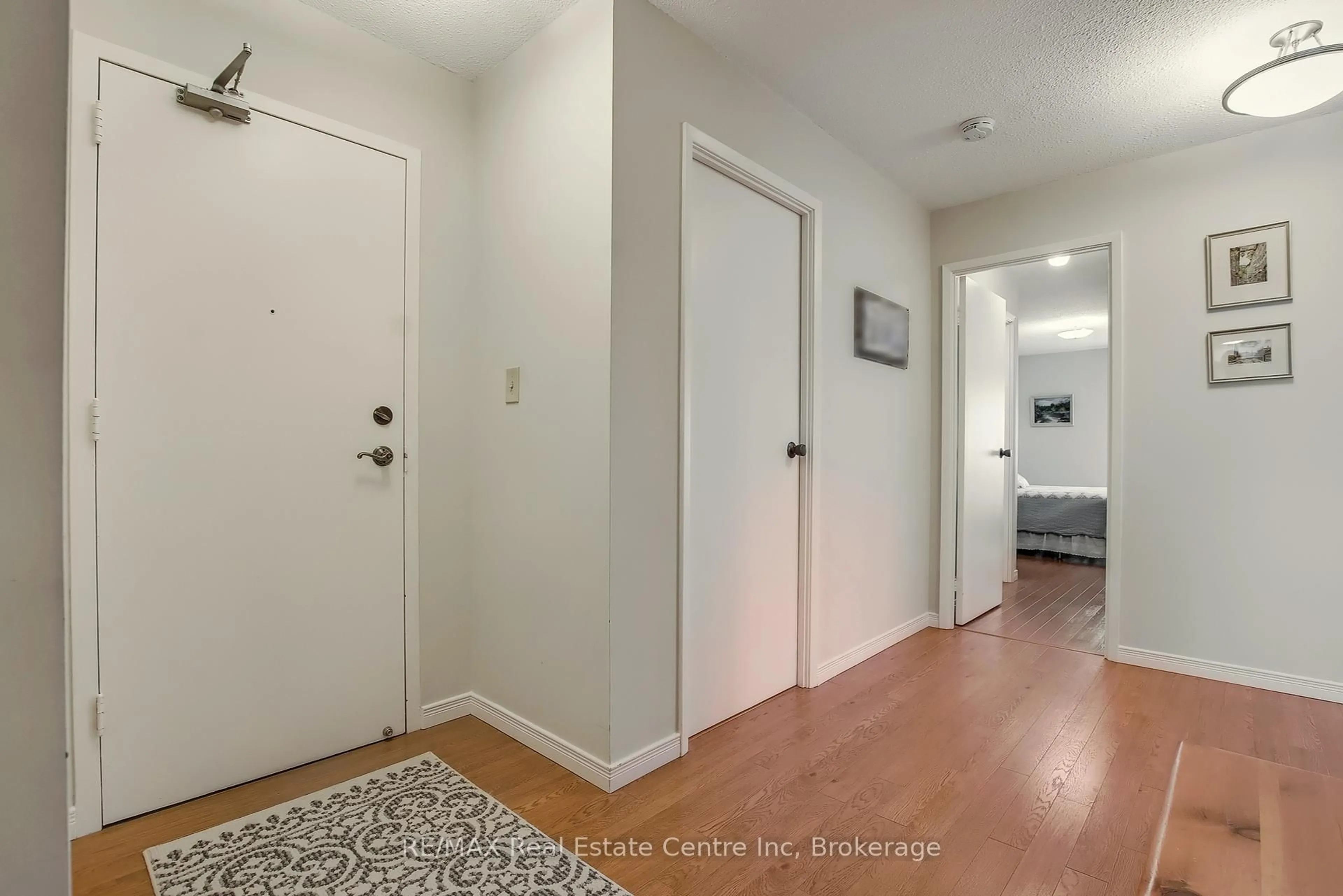 Indoor entryway for 19 Woodlawn Rd #214, Guelph Ontario N1H 1G6