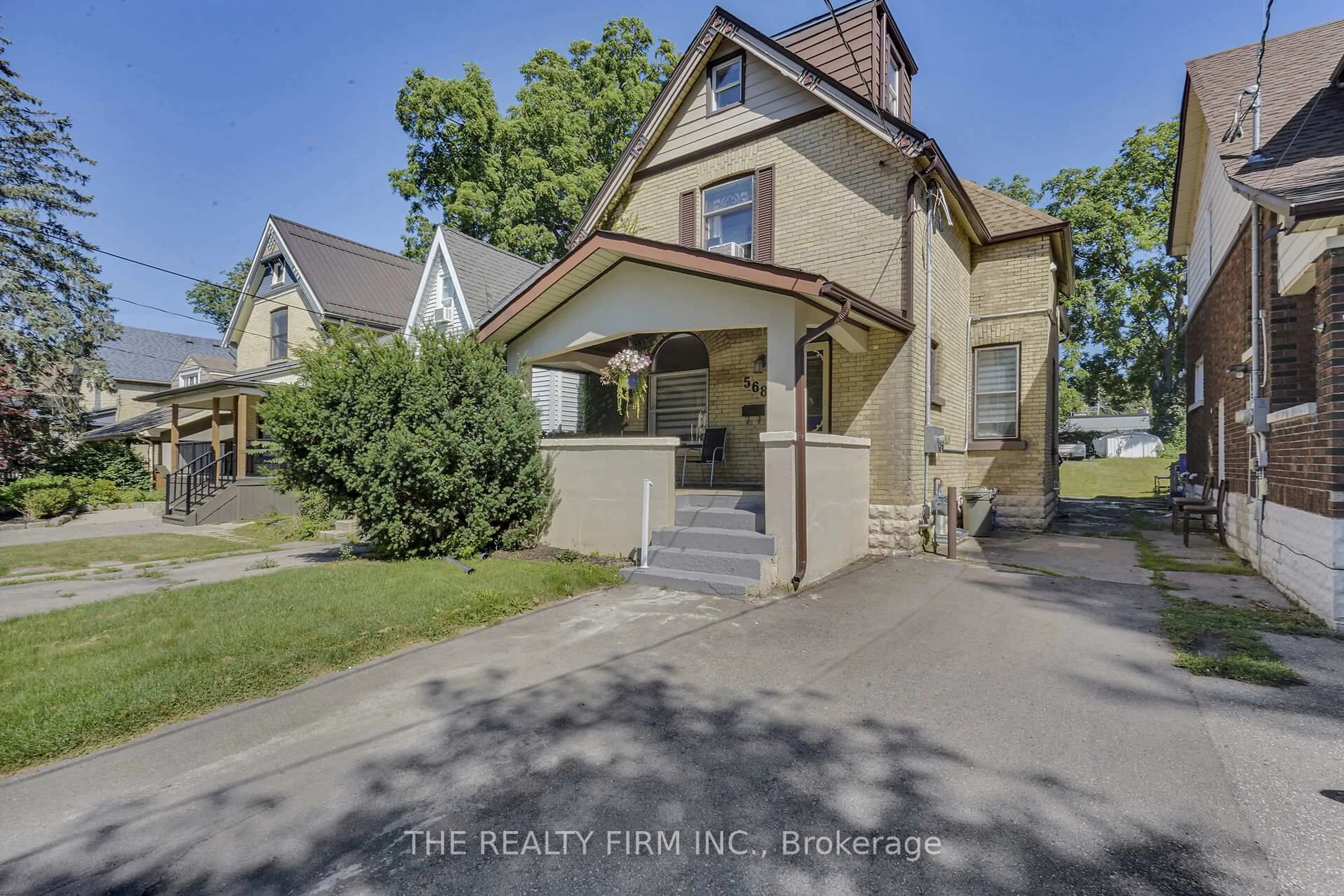 Unknown for 568 Piccadilly St, London East Ontario N5Y 3G8