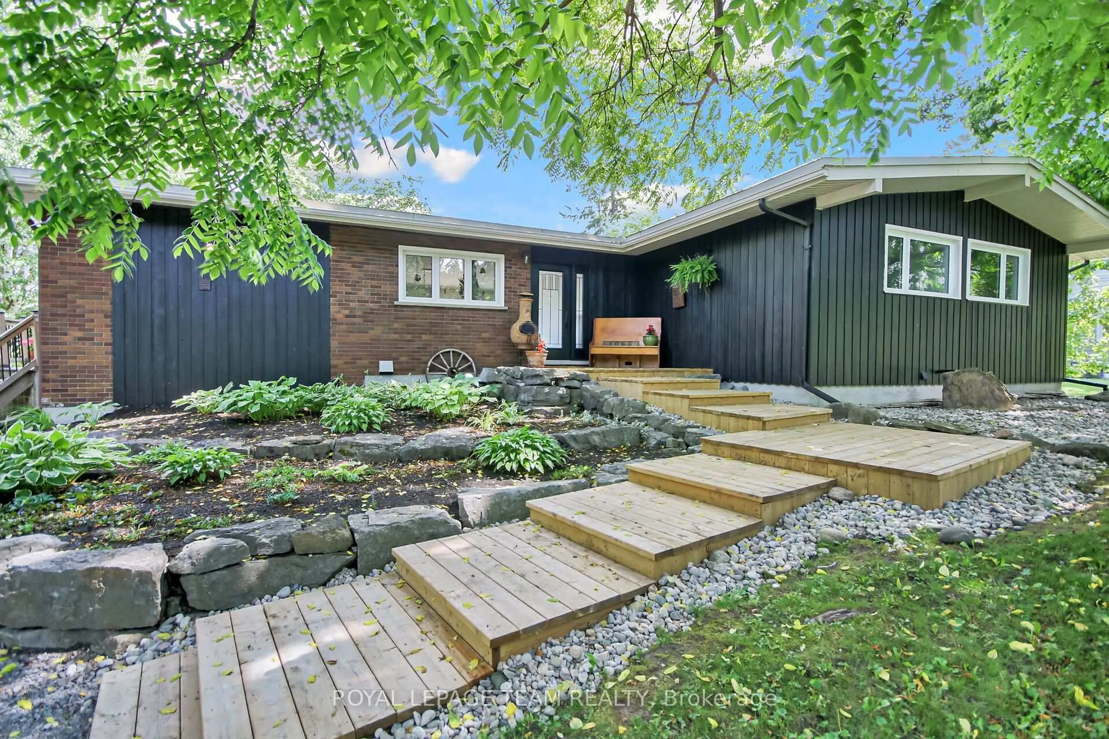 Unknown for 1063 Island View Dr, Manotick Ontario K4M 1J8