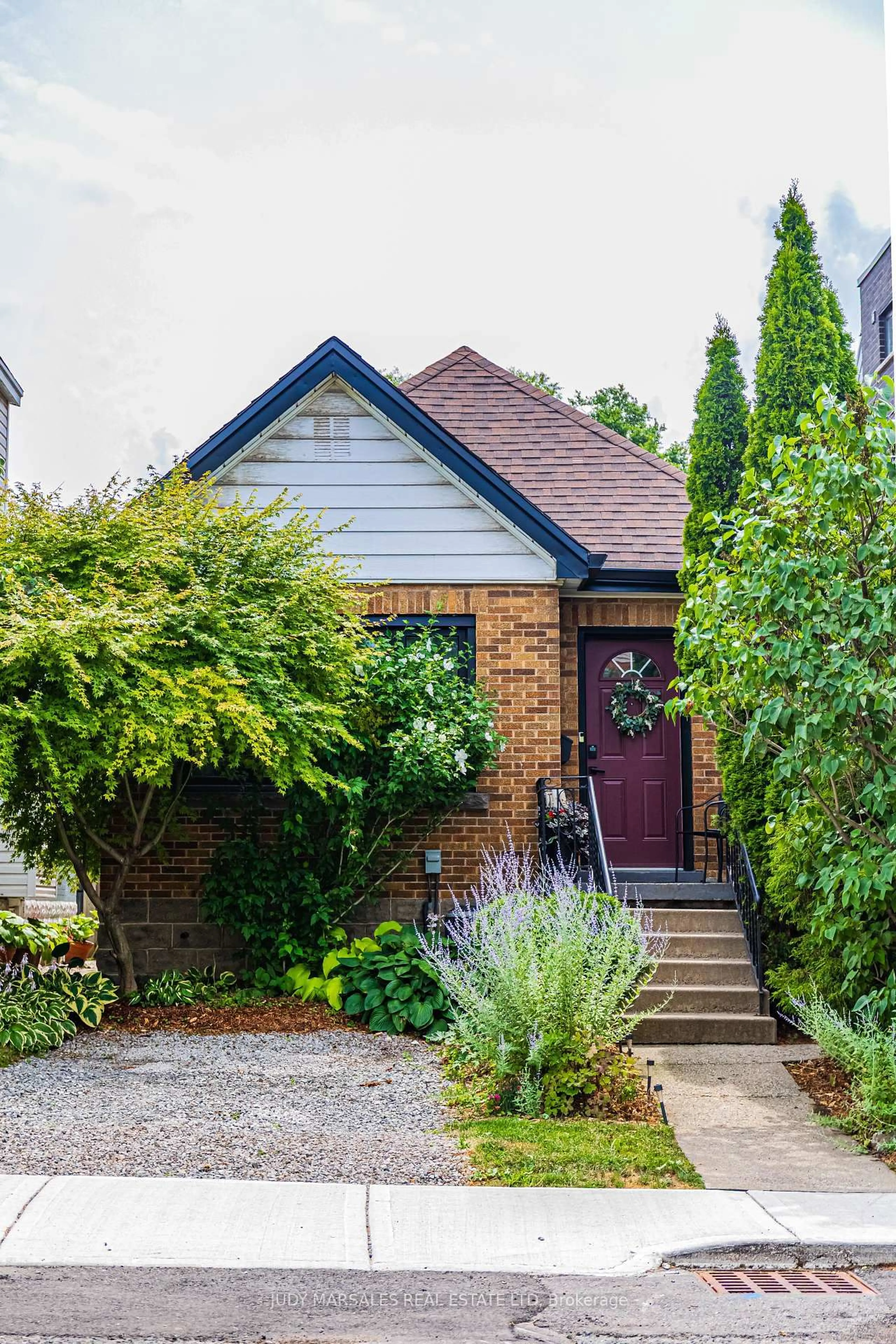 Home with brick exterior material, street for 343 Charlton Ave, Hamilton Ontario L8P 2E6