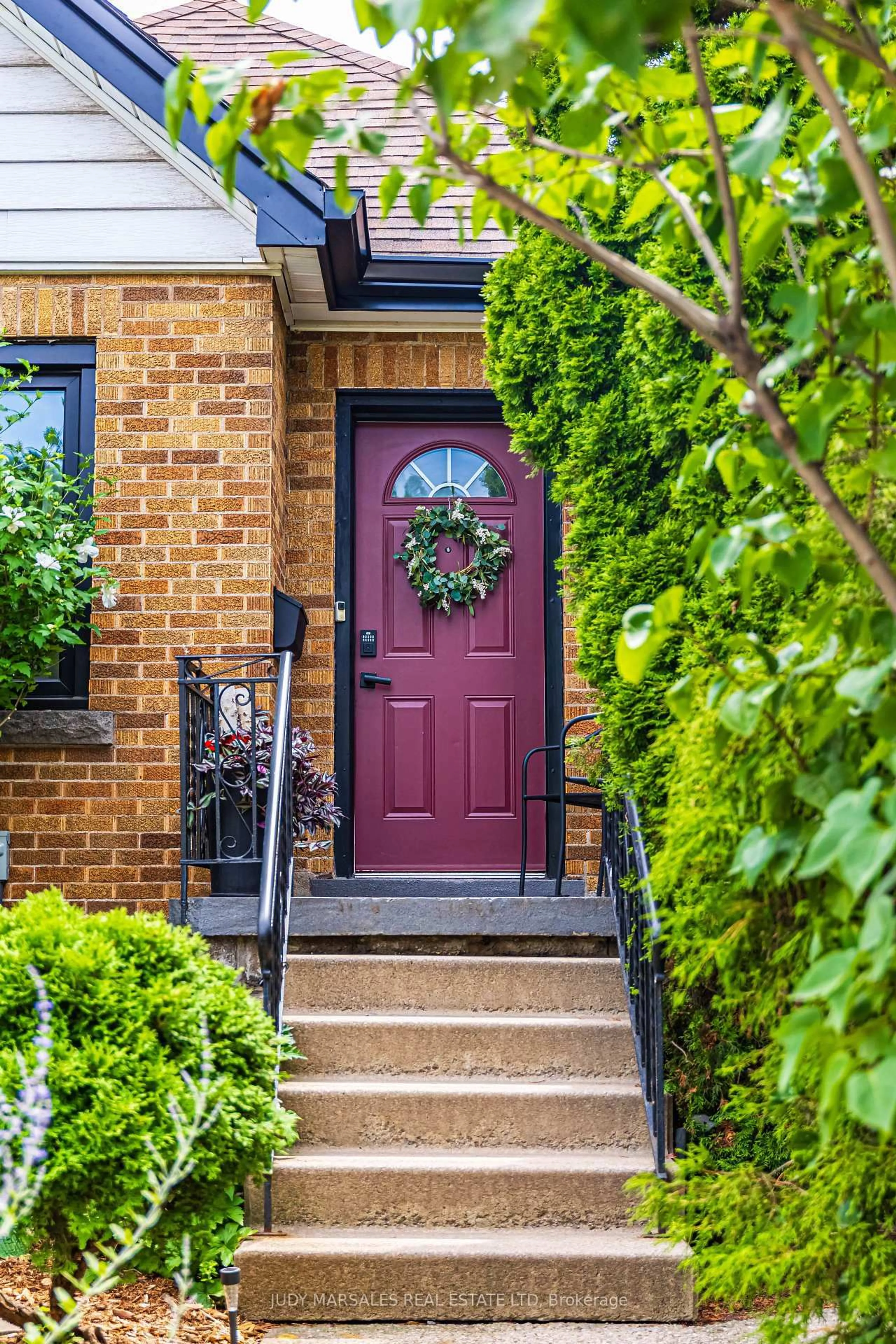 Home with brick exterior material, street for 343 Charlton Ave, Hamilton Ontario L8P 2E6