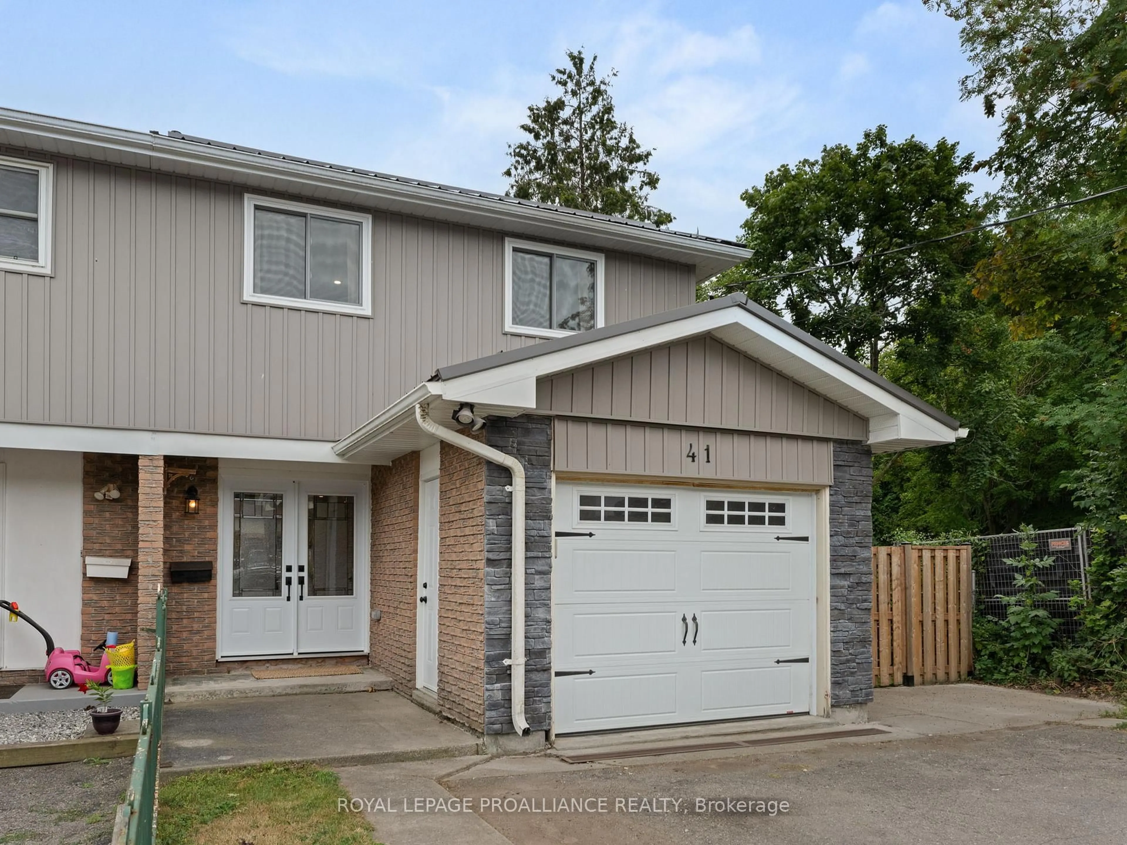 Home with brick exterior material, street for 41 Highland Dr, Port Hope Ontario L1A 2B3