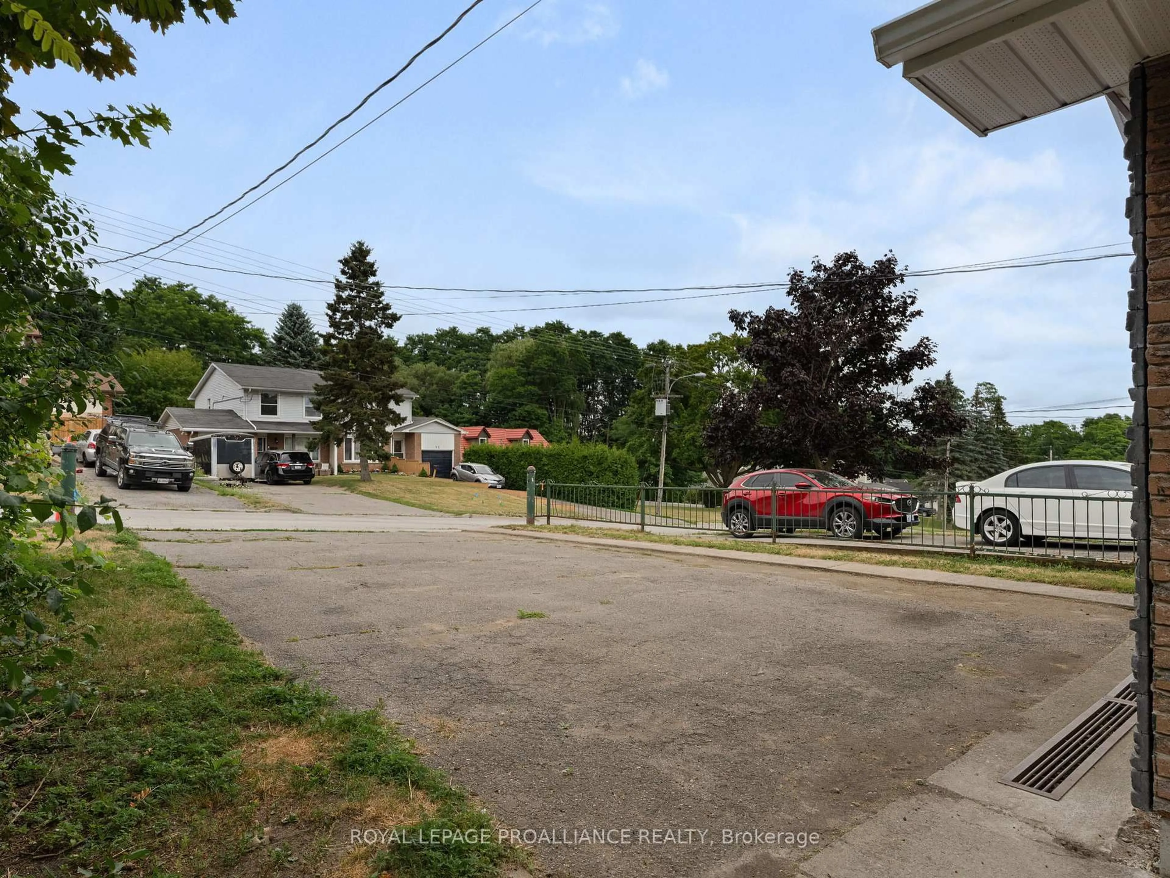 A pic from outside/outdoor area/front of a property/back of a property/a pic from drone, street for 41 Highland Dr, Port Hope Ontario L1A 2B3