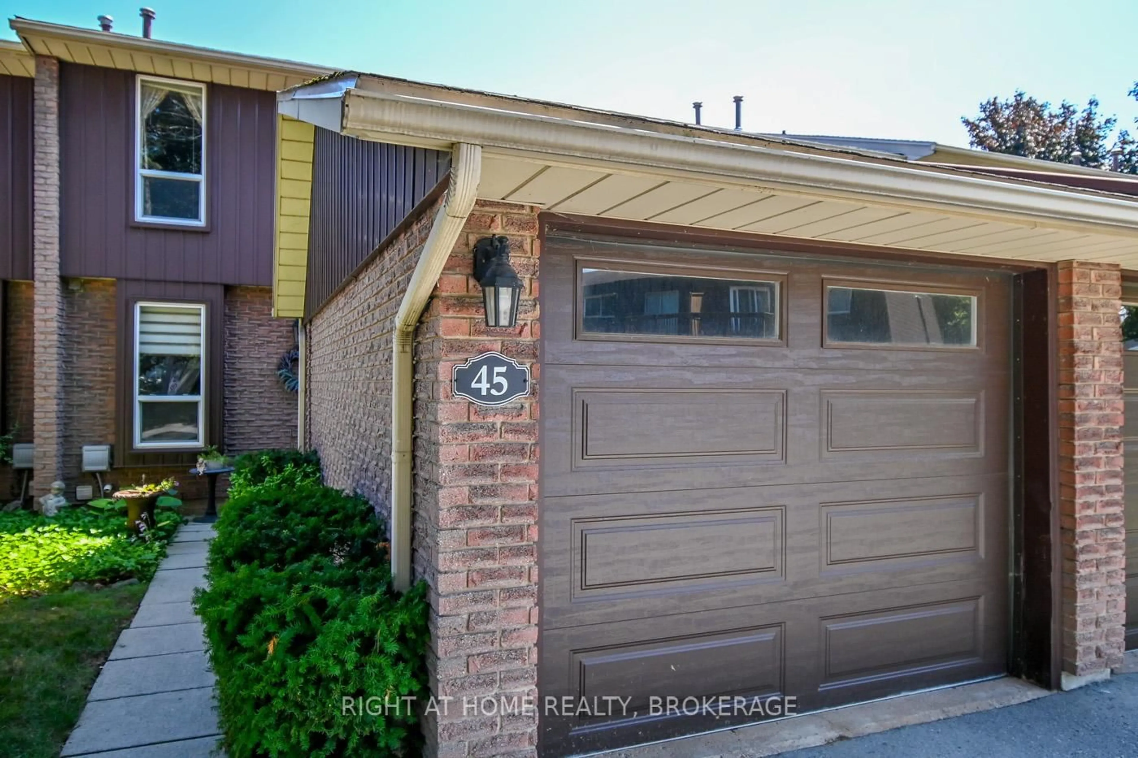 Home with brick exterior material, street for 122 Lakeshore Rd #45, St. Catharines Ontario L2N 6N6