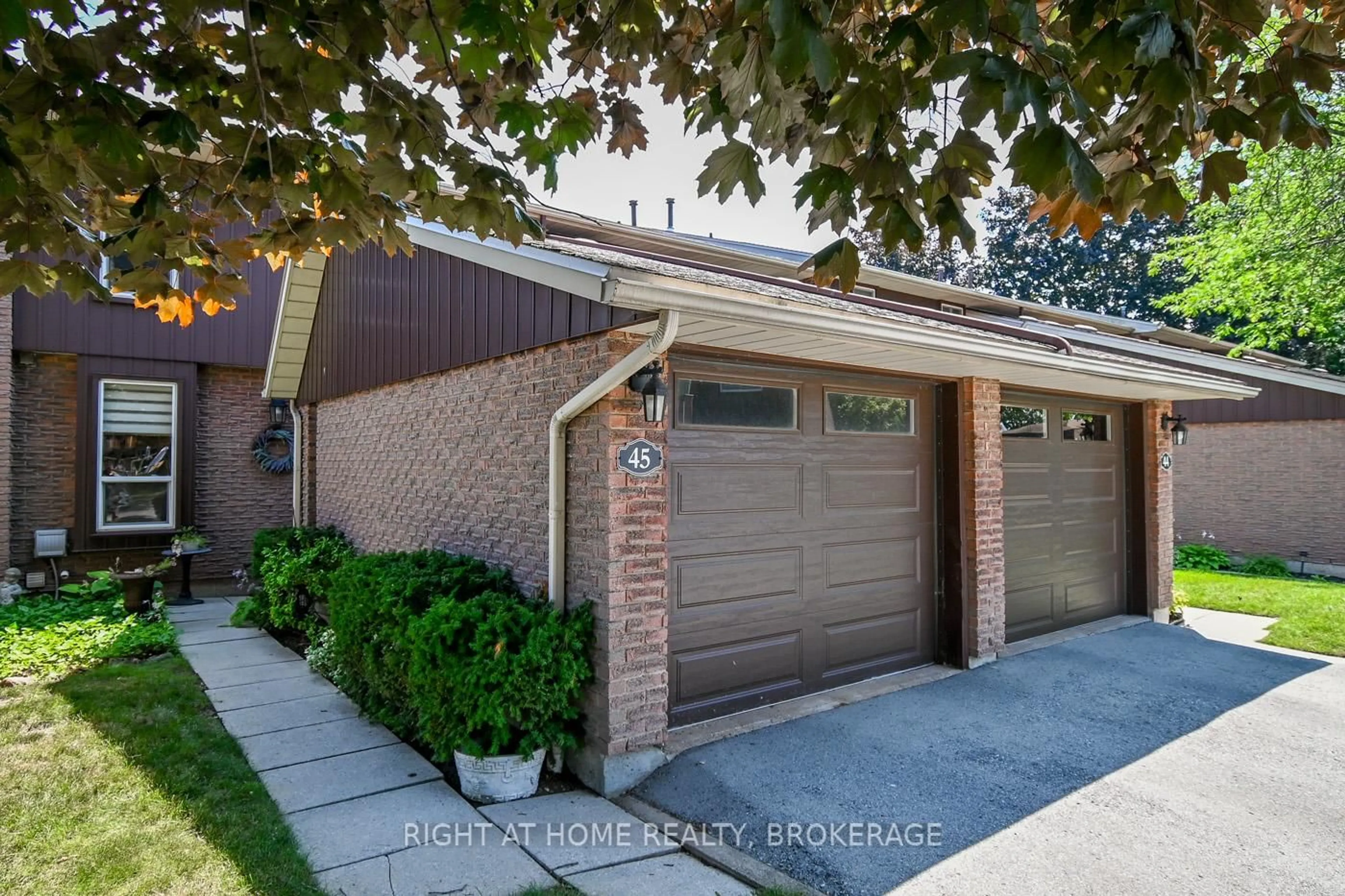 Home with brick exterior material, street for 122 Lakeshore Rd #45, St. Catharines Ontario L2N 6N6