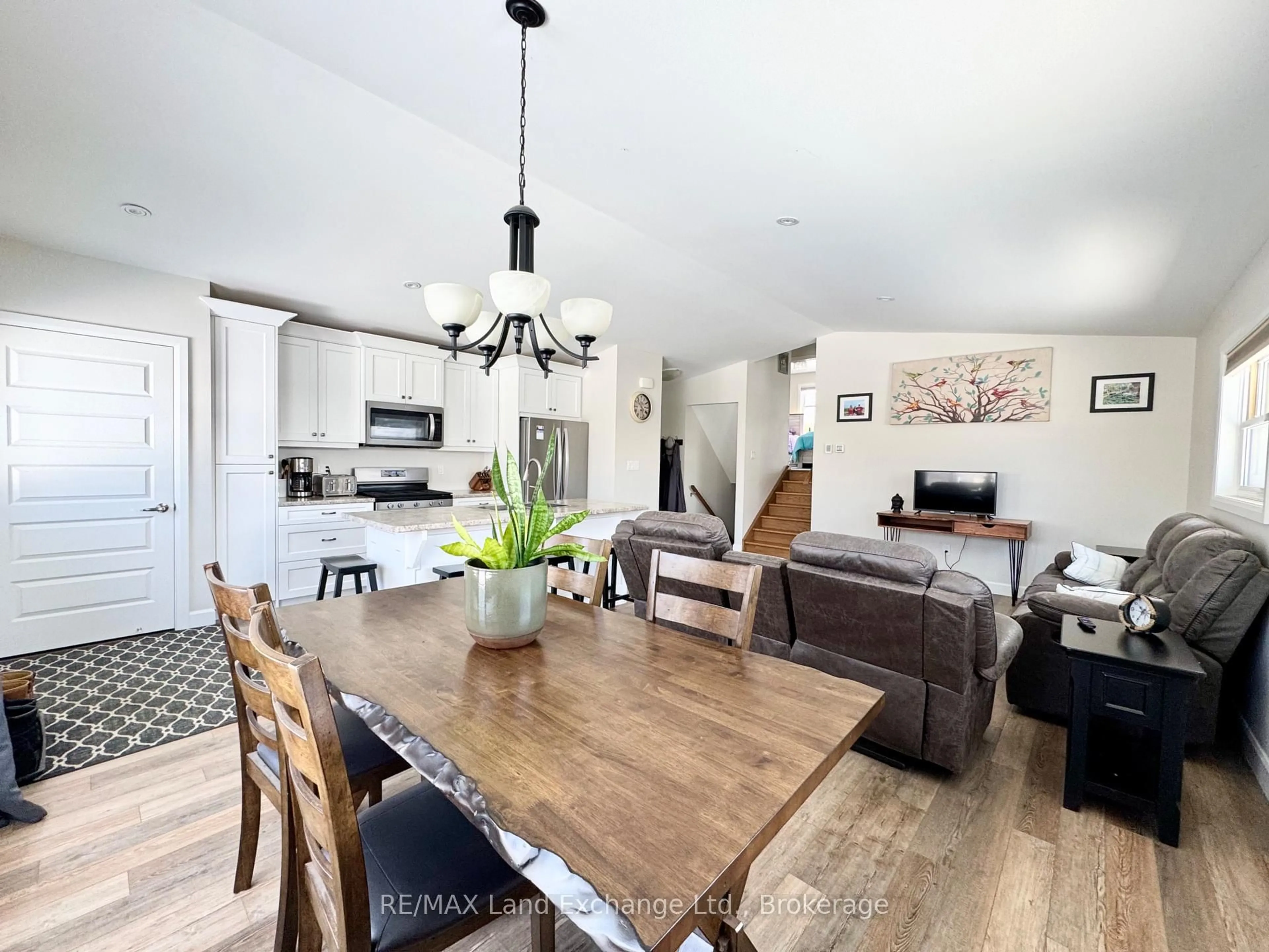 Open concept kitchen, unknown for 329 Bricker St, Saugeen Shores Ontario N0H 2C1