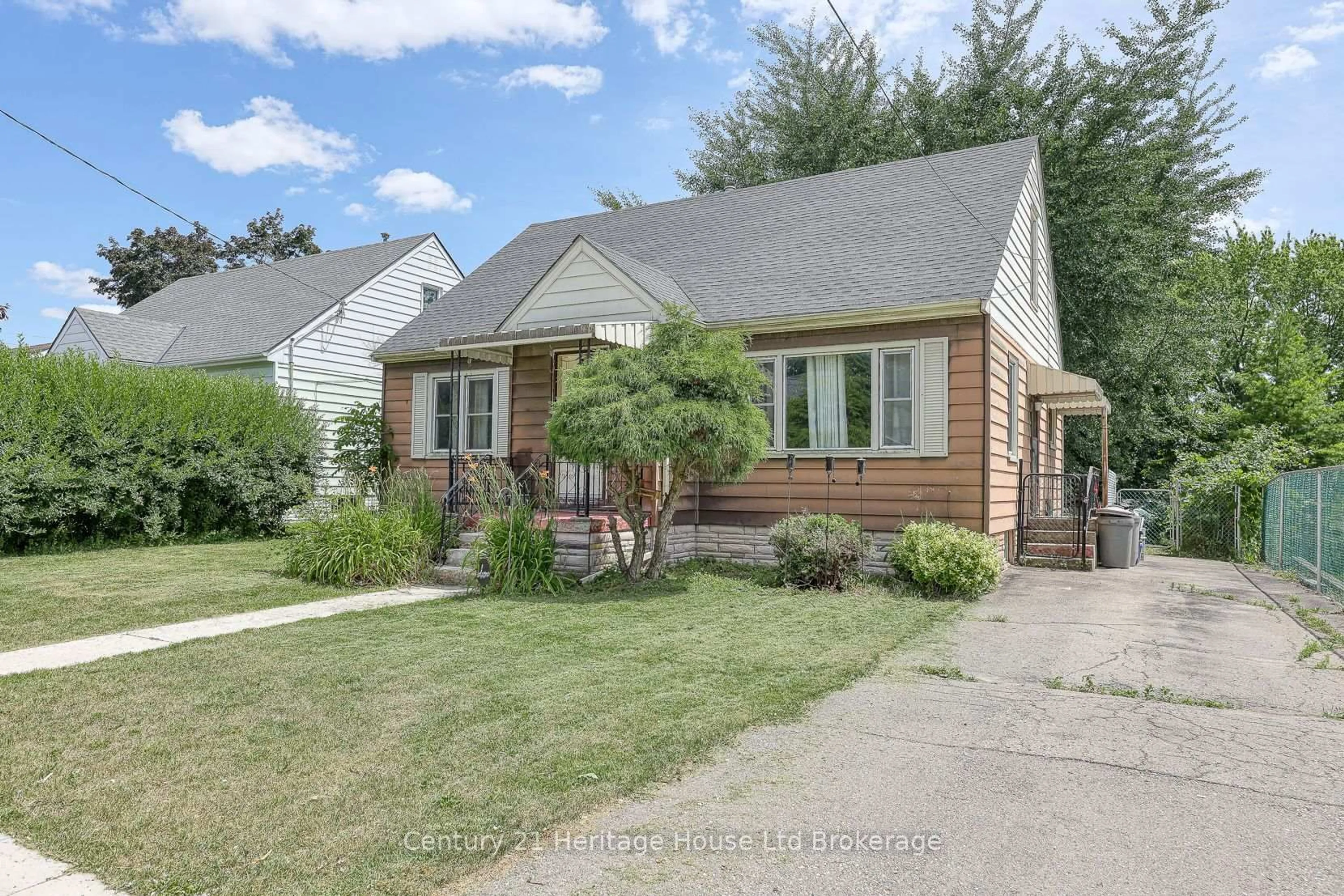 Unknown for 252 Fifth Ave, Woodstock Ontario N4S 2G1