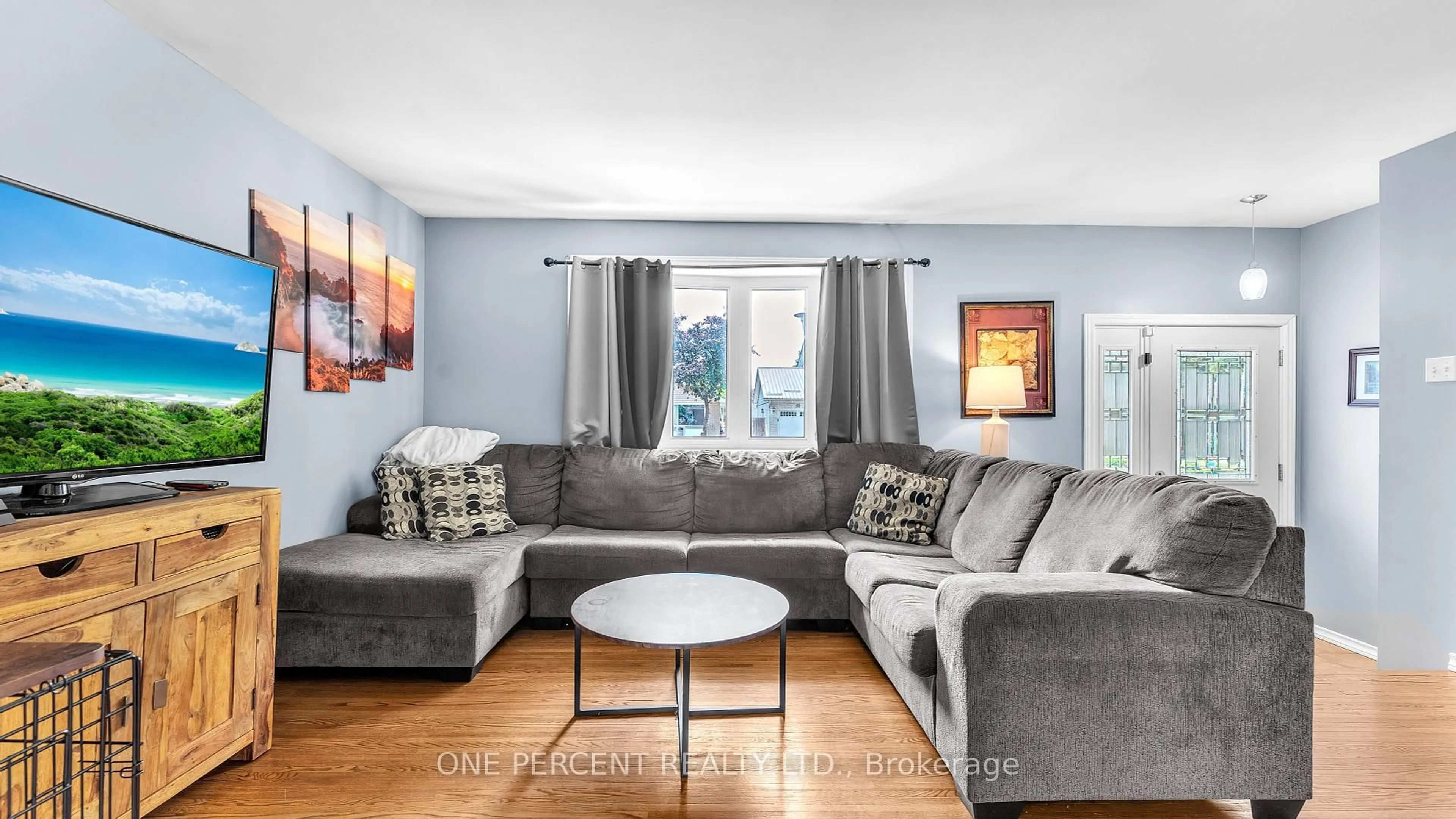 Living room with furniture, unknown for 20 ARCHER Cres, London South Ontario N6E 2A5