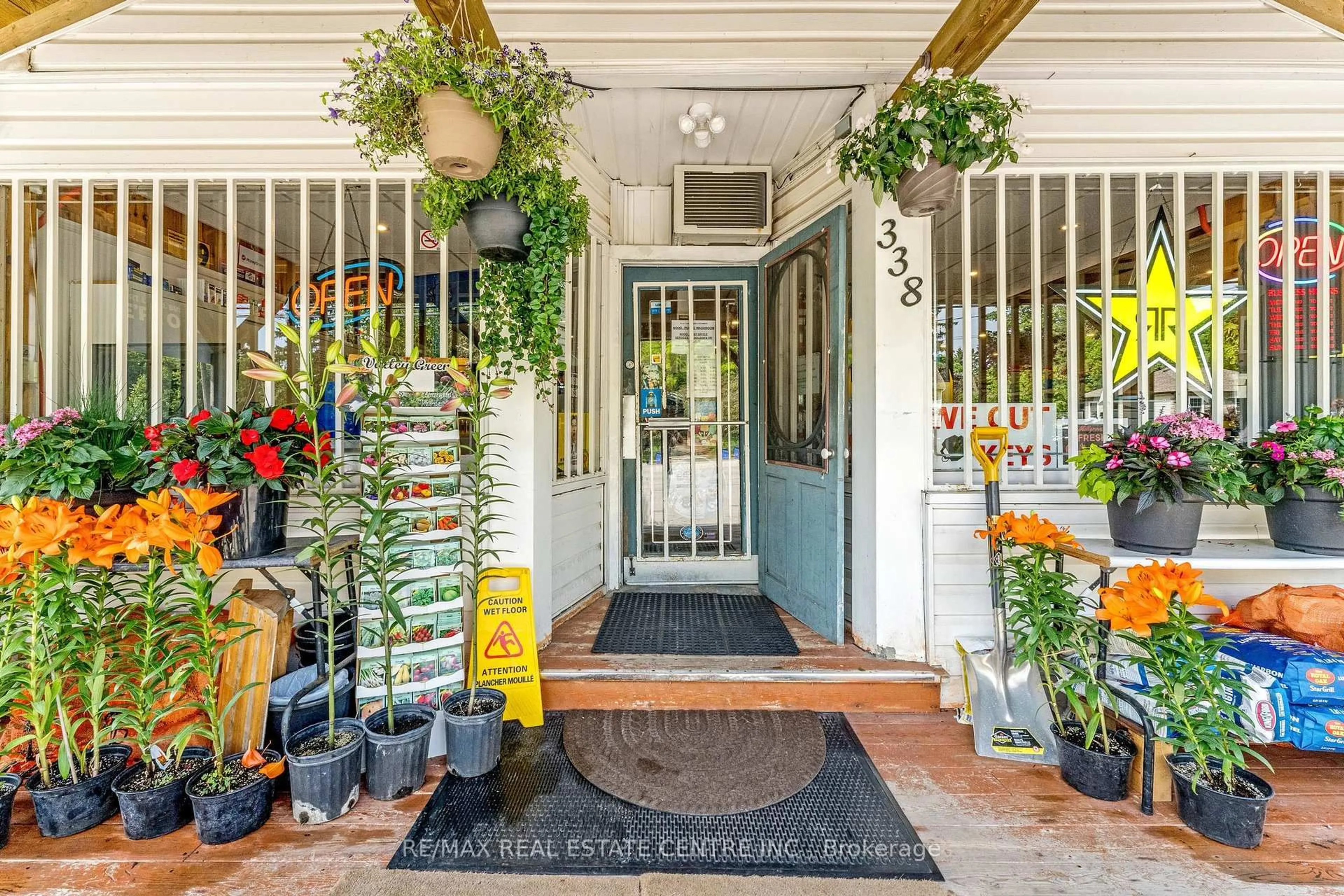 Indoor entryway for 338 5 Concession, Hamilton Ontario L0R 1V0
