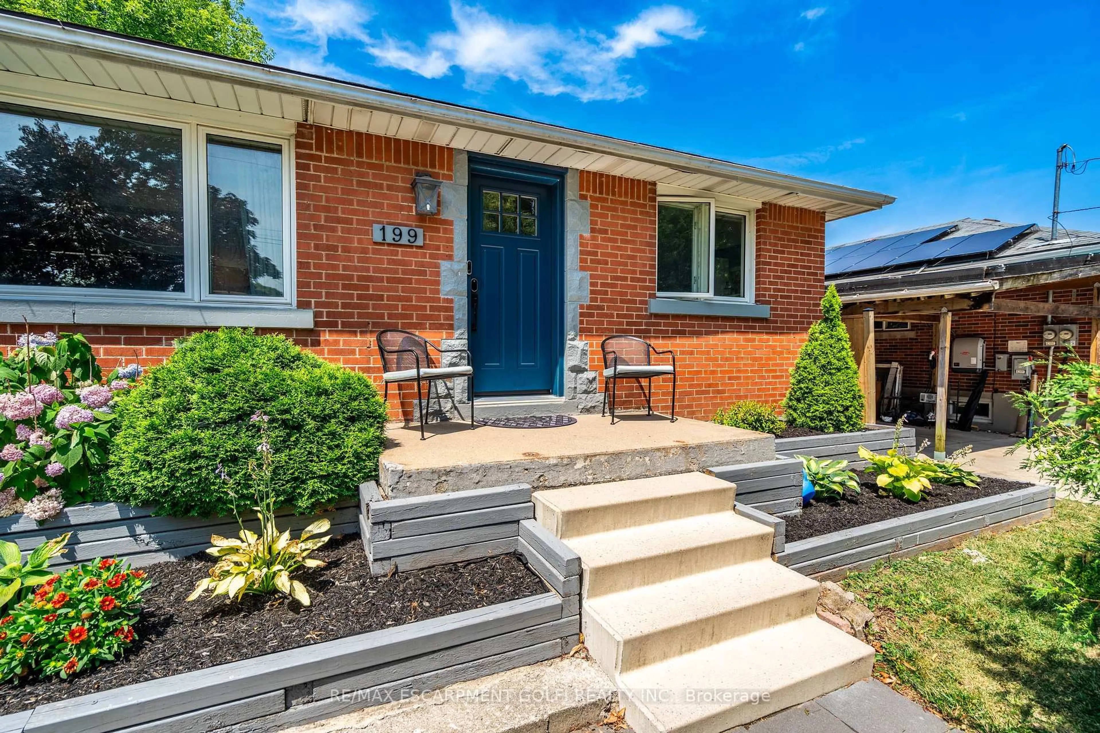 Home with brick exterior material, street for 199 FERNWOOD Cres, Hamilton Ontario L8T 3L5