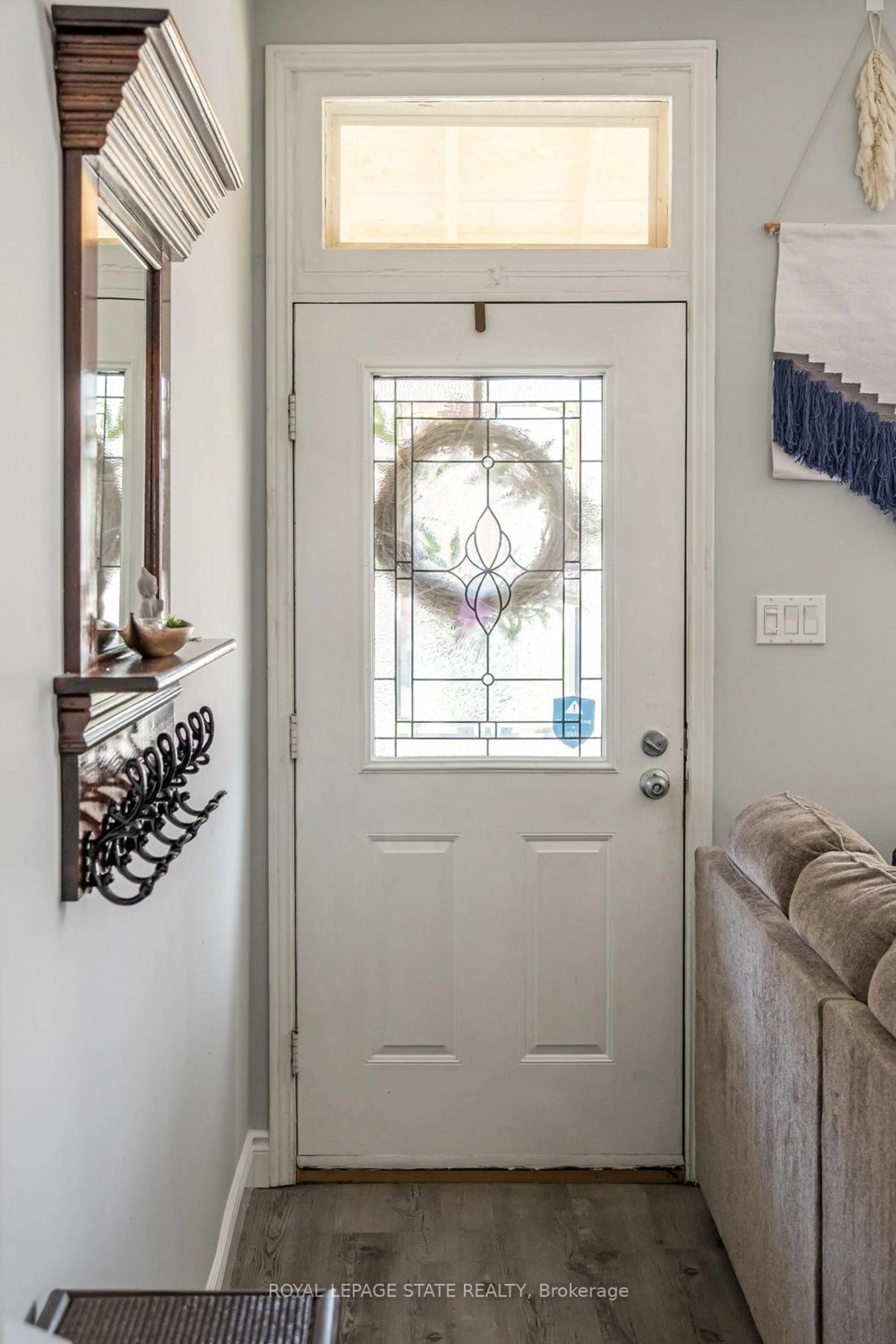 Indoor entryway for 24 Liberty St, Hamilton Ontario L8N 2N6