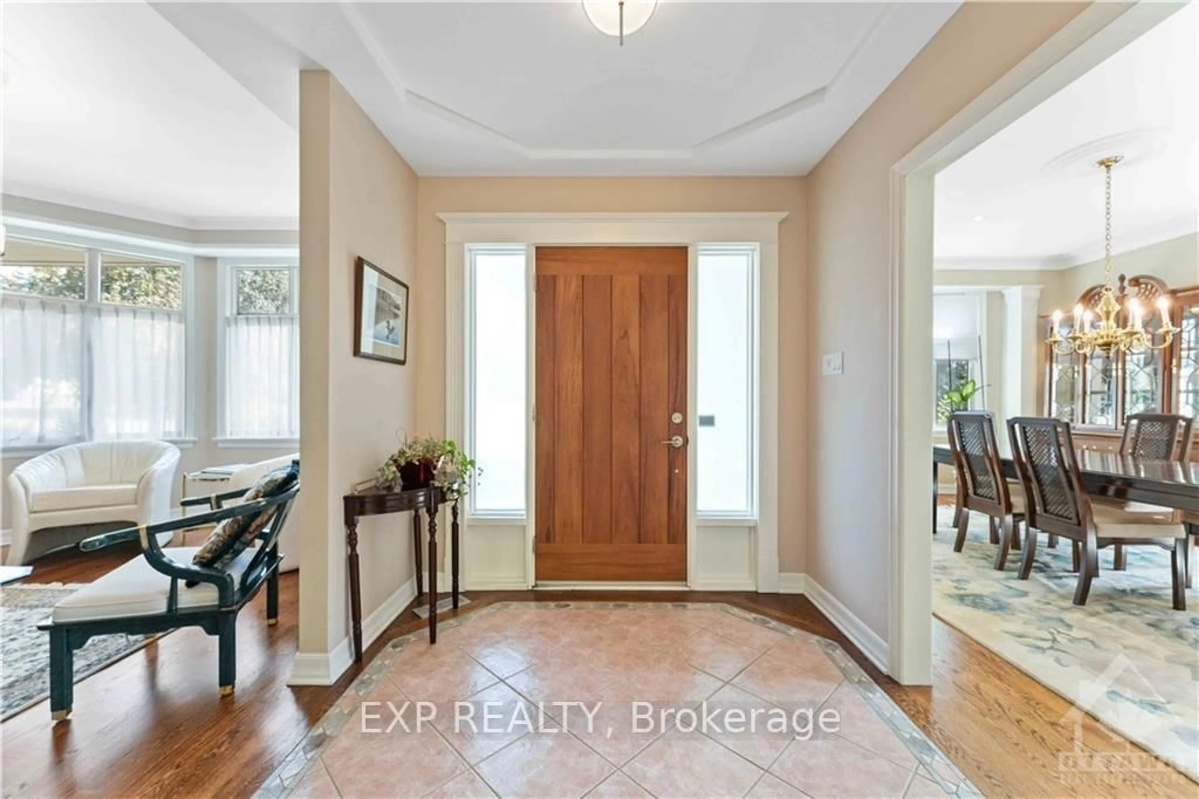 Indoor entryway for 203 BALMORAL Pl, Ottawa Ontario K1H 1B2
