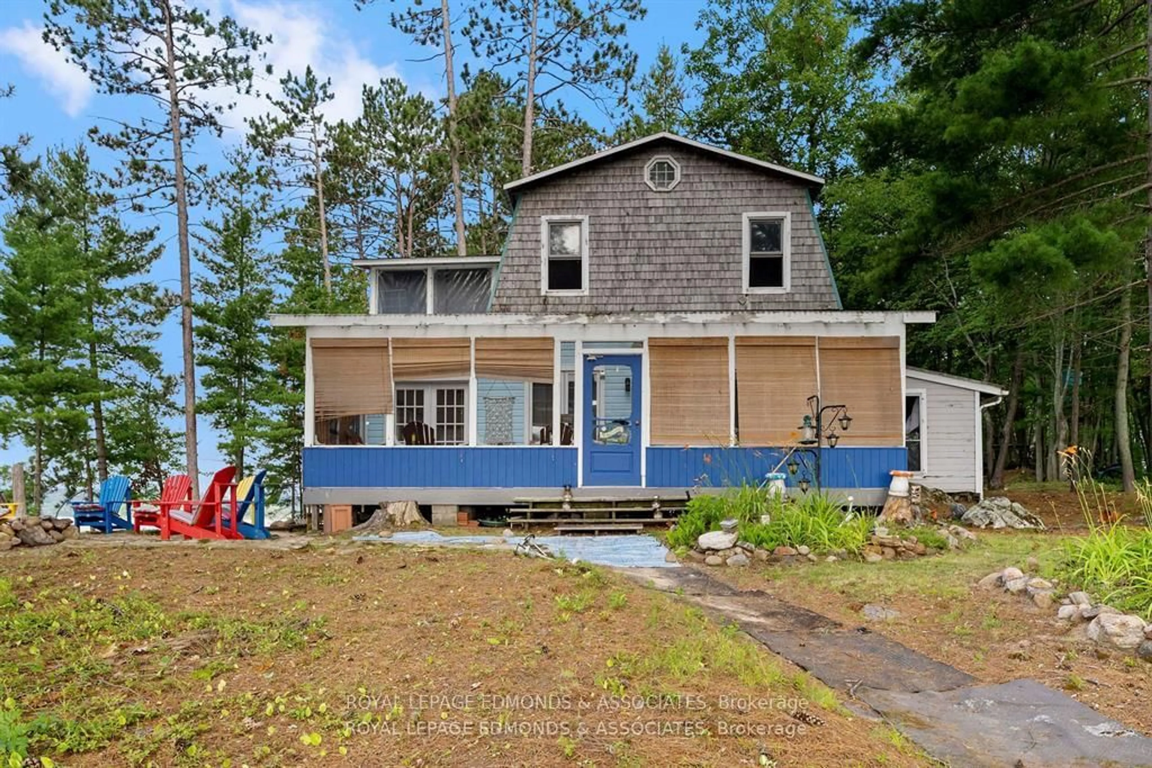 Home with vinyl exterior material, unknown for 0 Wabewawa Island, Petawawa Ontario K8H 1Z1