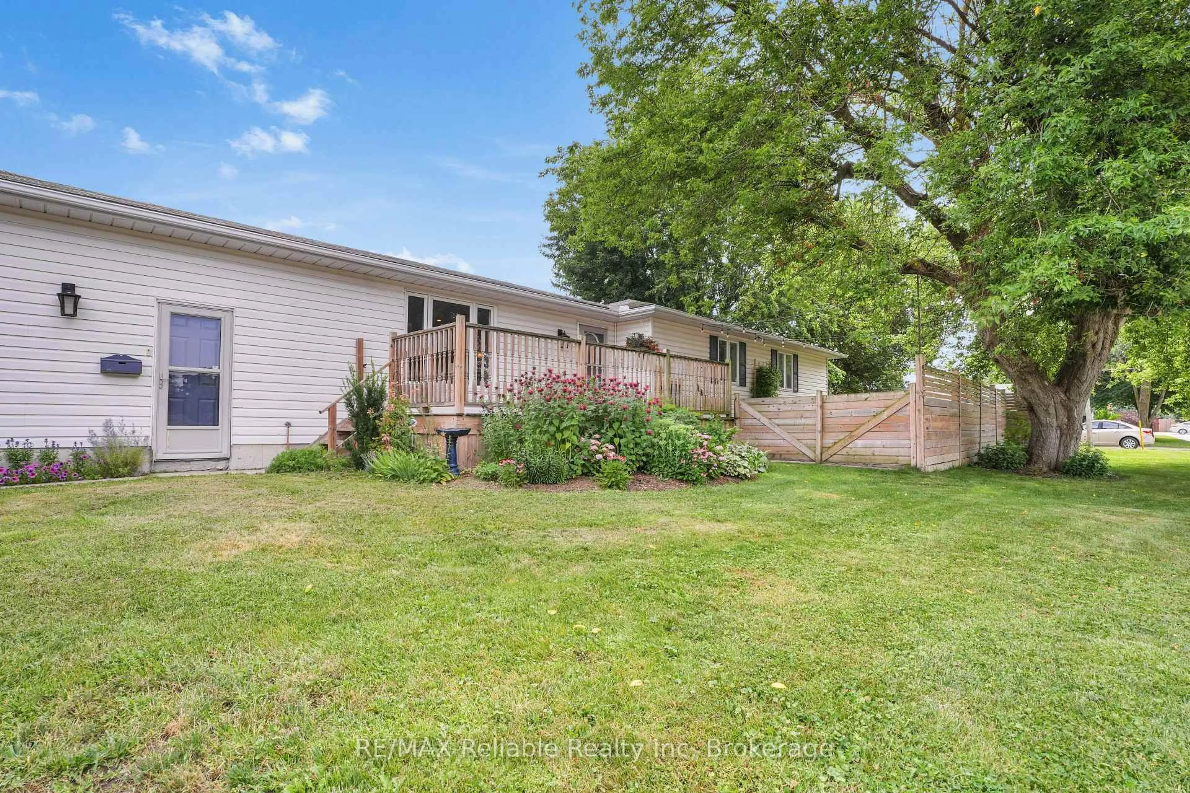 A pic from outside/outdoor area/front of a property/back of a property/a pic from drone, street for 164 Sills St, Huron East Ontario N0K 1W0