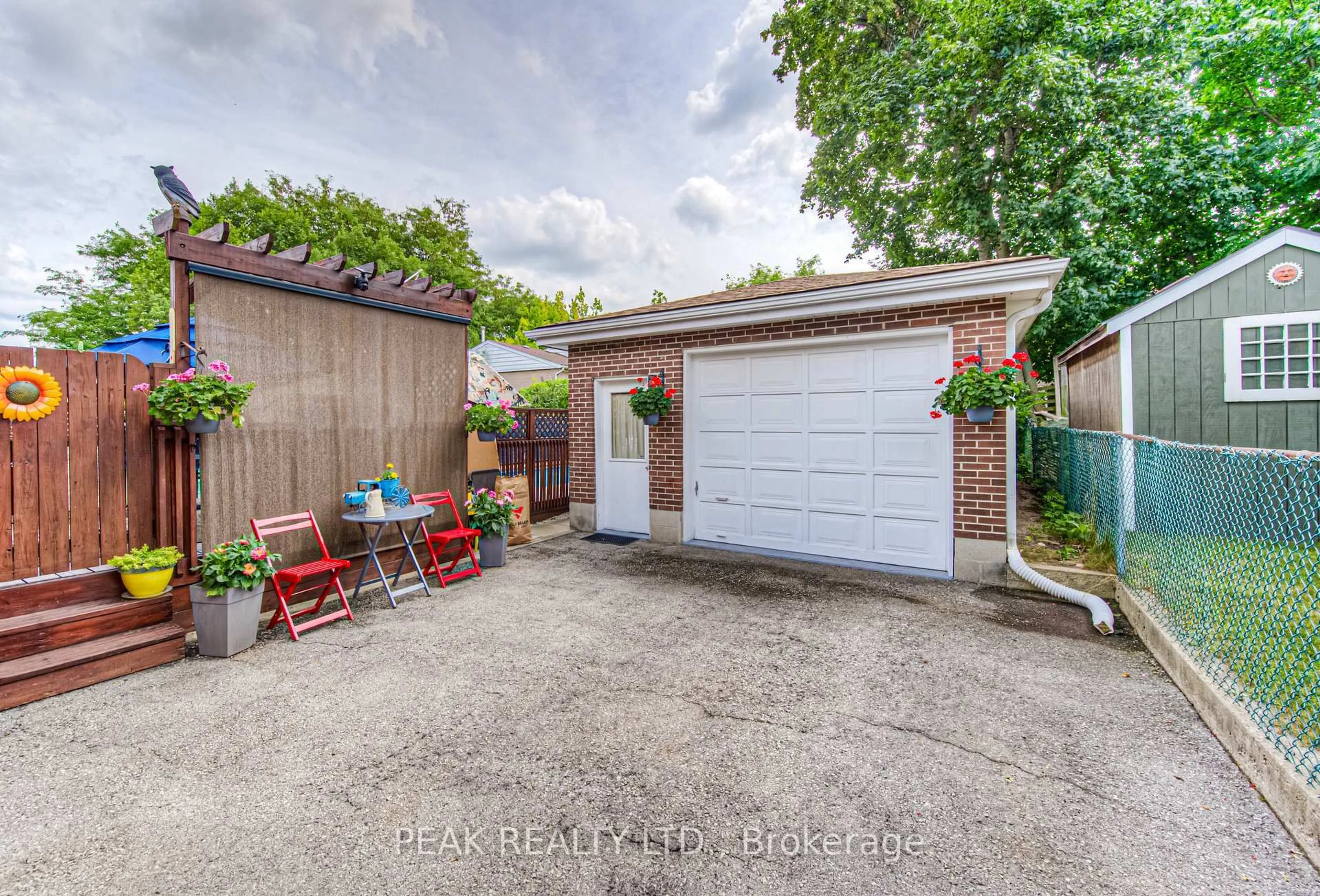 Unknown for 31 Hillmount St, Kitchener Ontario N2C 2C5