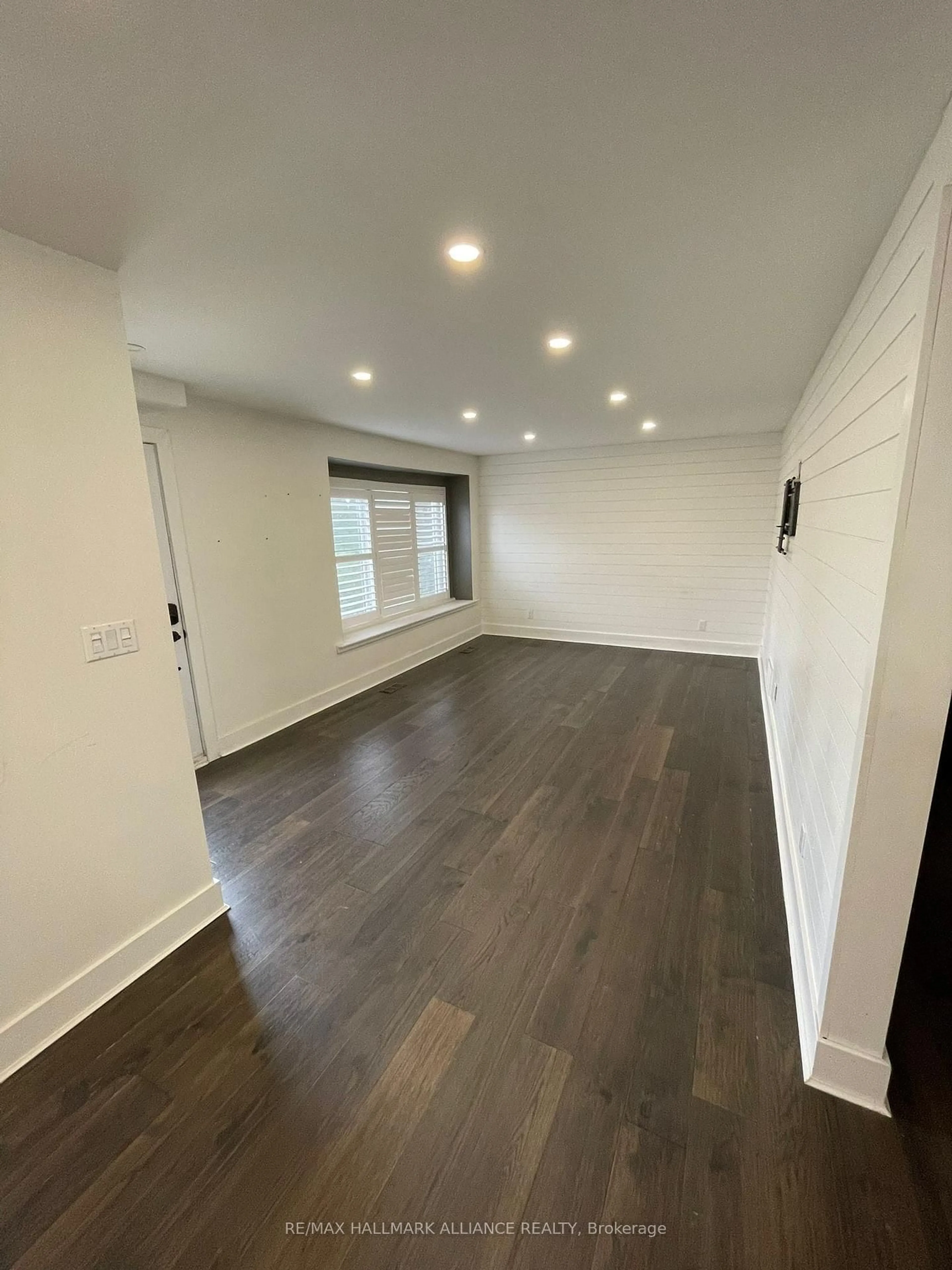 A pic of a room for 22 Bevan Crt, Hamilton Ontario L8K 4R1