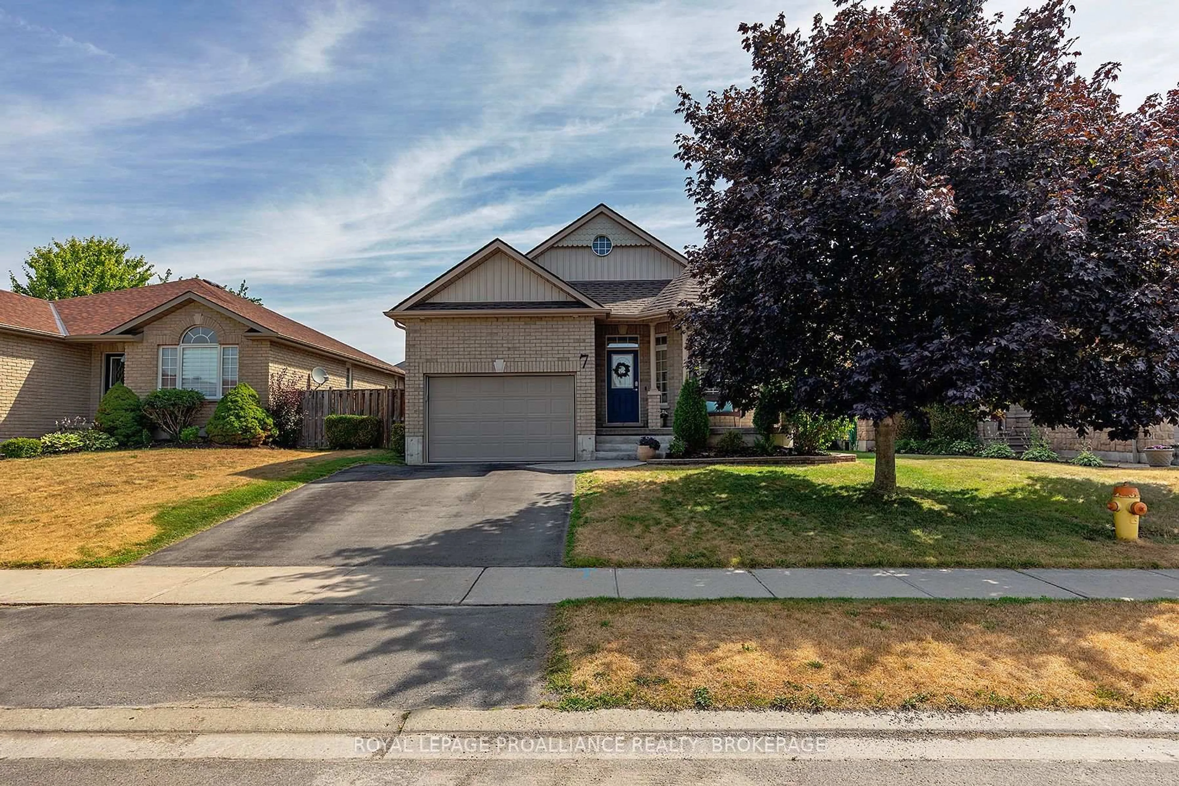 Home with vinyl exterior material, street for 7 Gardiner St, Belleville Ontario K8N 0L8
