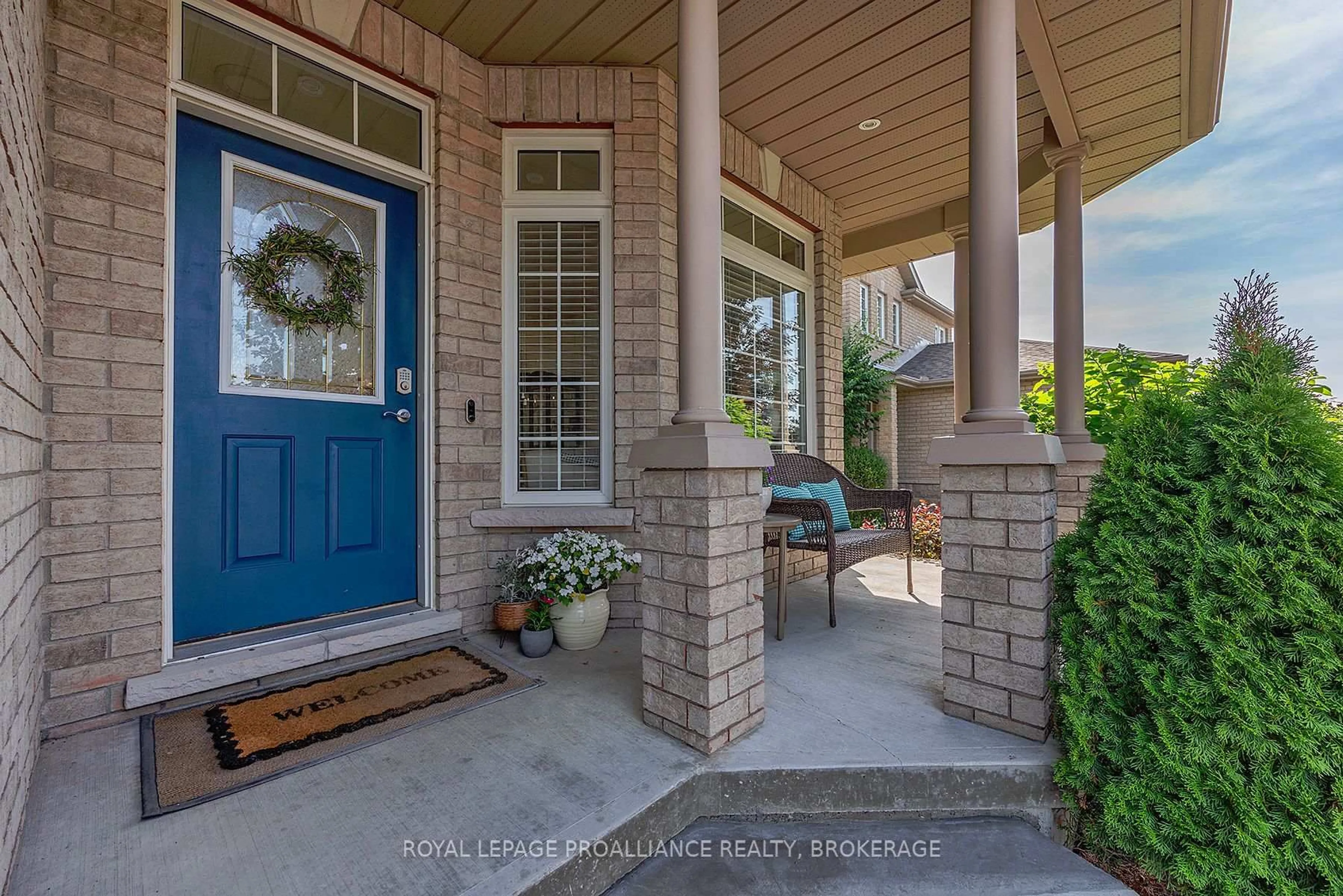 Indoor entryway for 7 Gardiner St, Belleville Ontario K8N 0L8