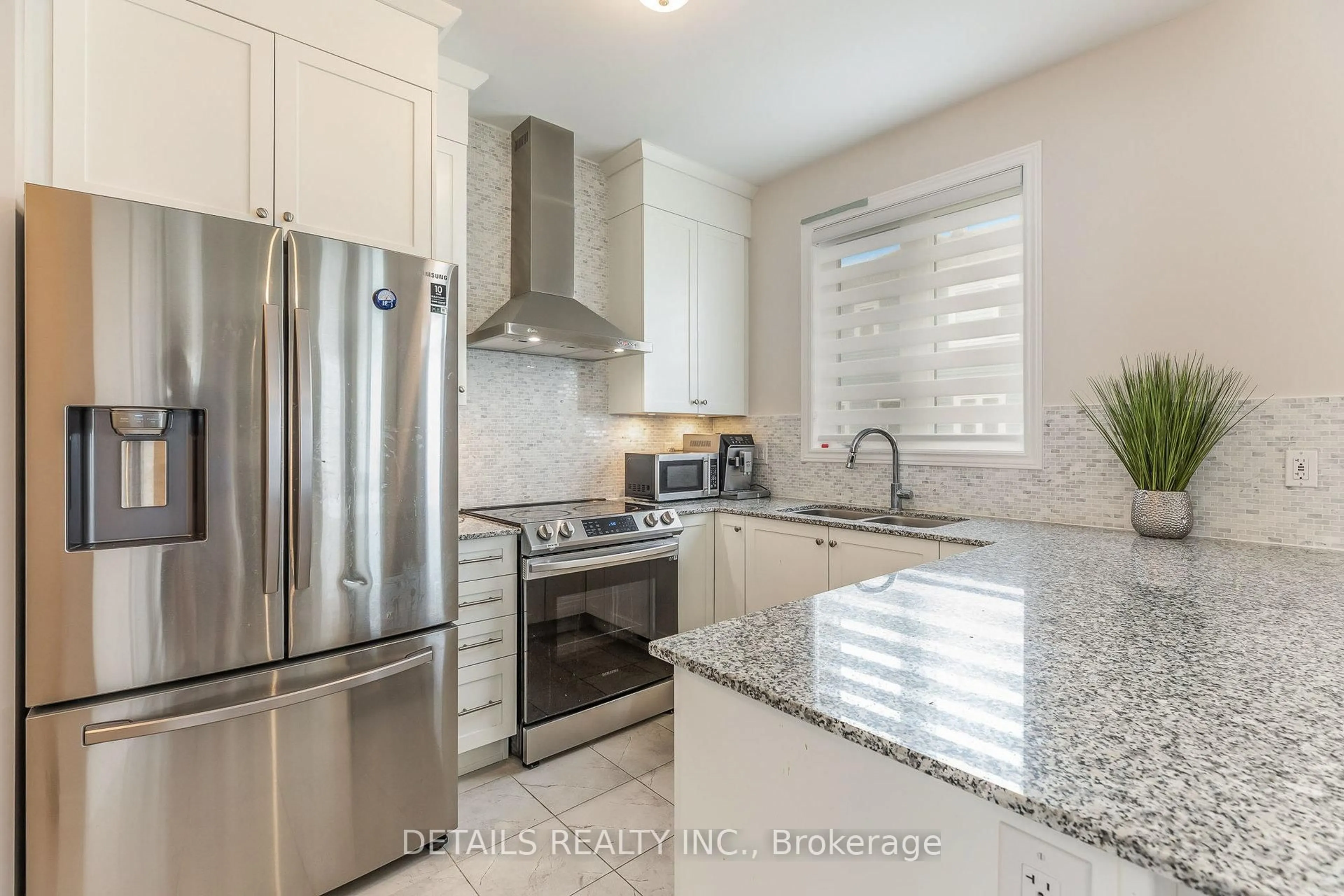 Contemporary kitchen, ceramic/tile floor for 708 Vennecy Terr, Ottawa Ontario K1W 0N5