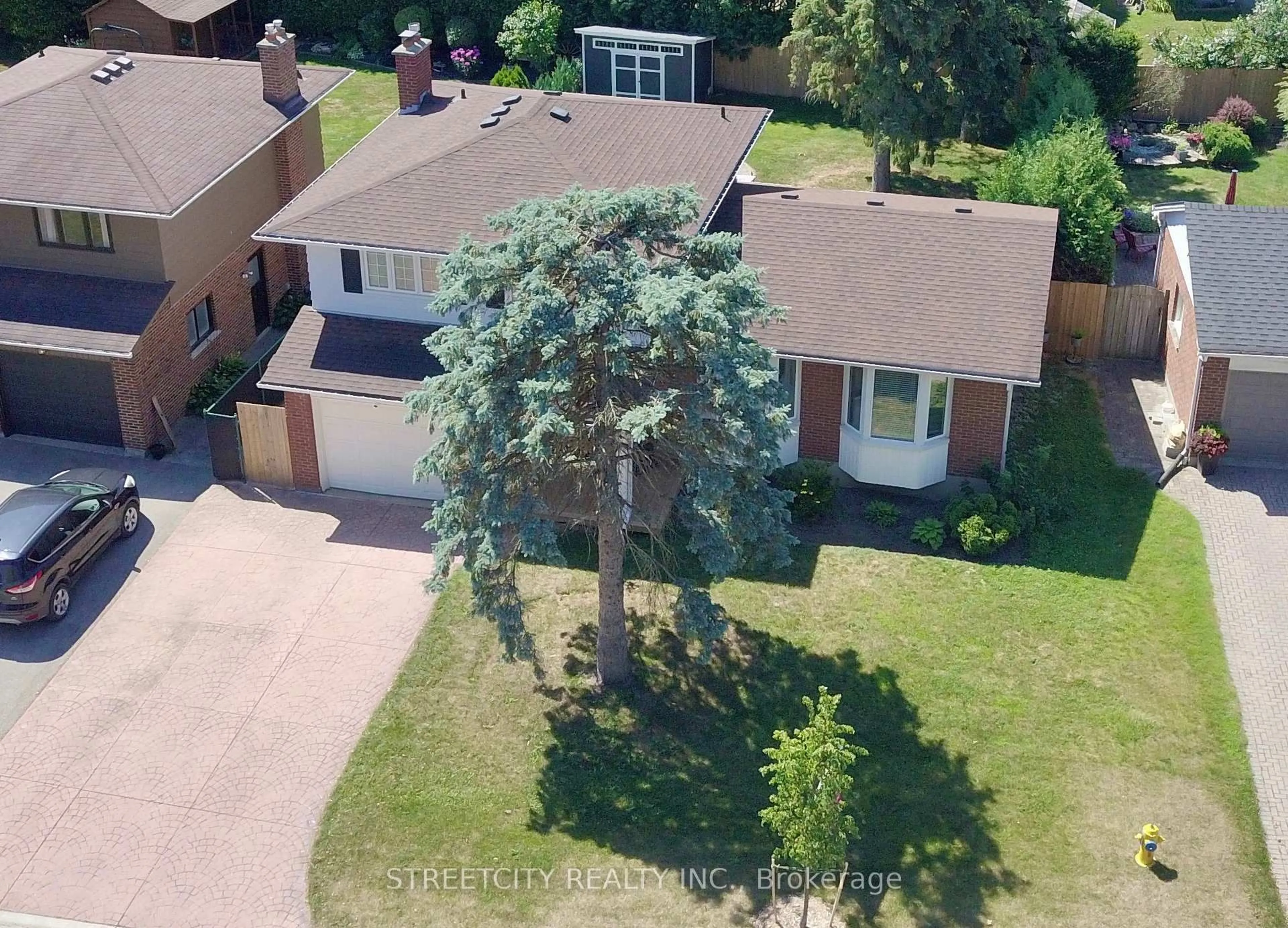 A pic from outside/outdoor area/front of a property/back of a property/a pic from drone, street for 10 MILFORD Cres, London North Ontario N5X 1A8