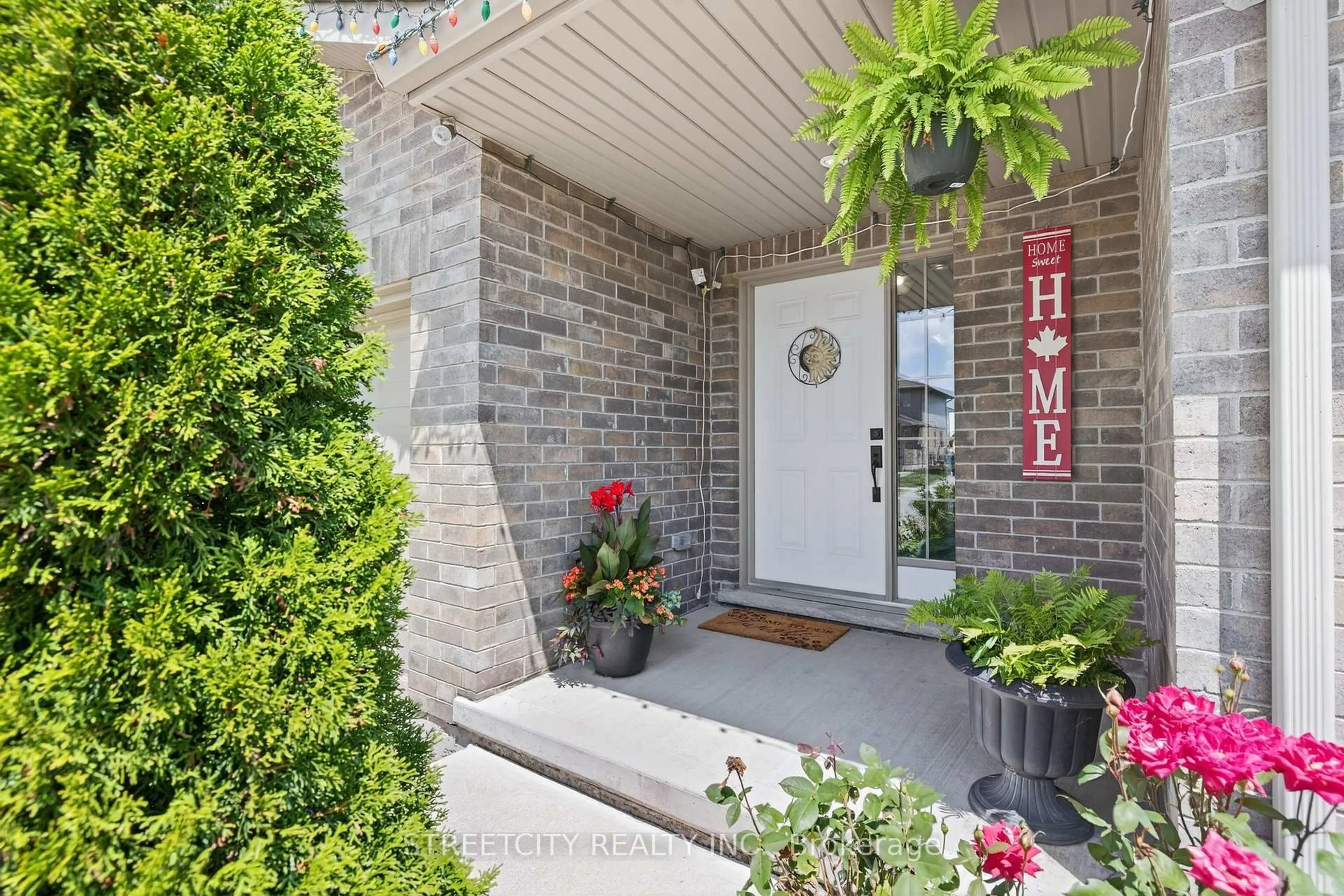 Indoor entryway for 59 Edison St, St. Marys Ontario N4X 1C9