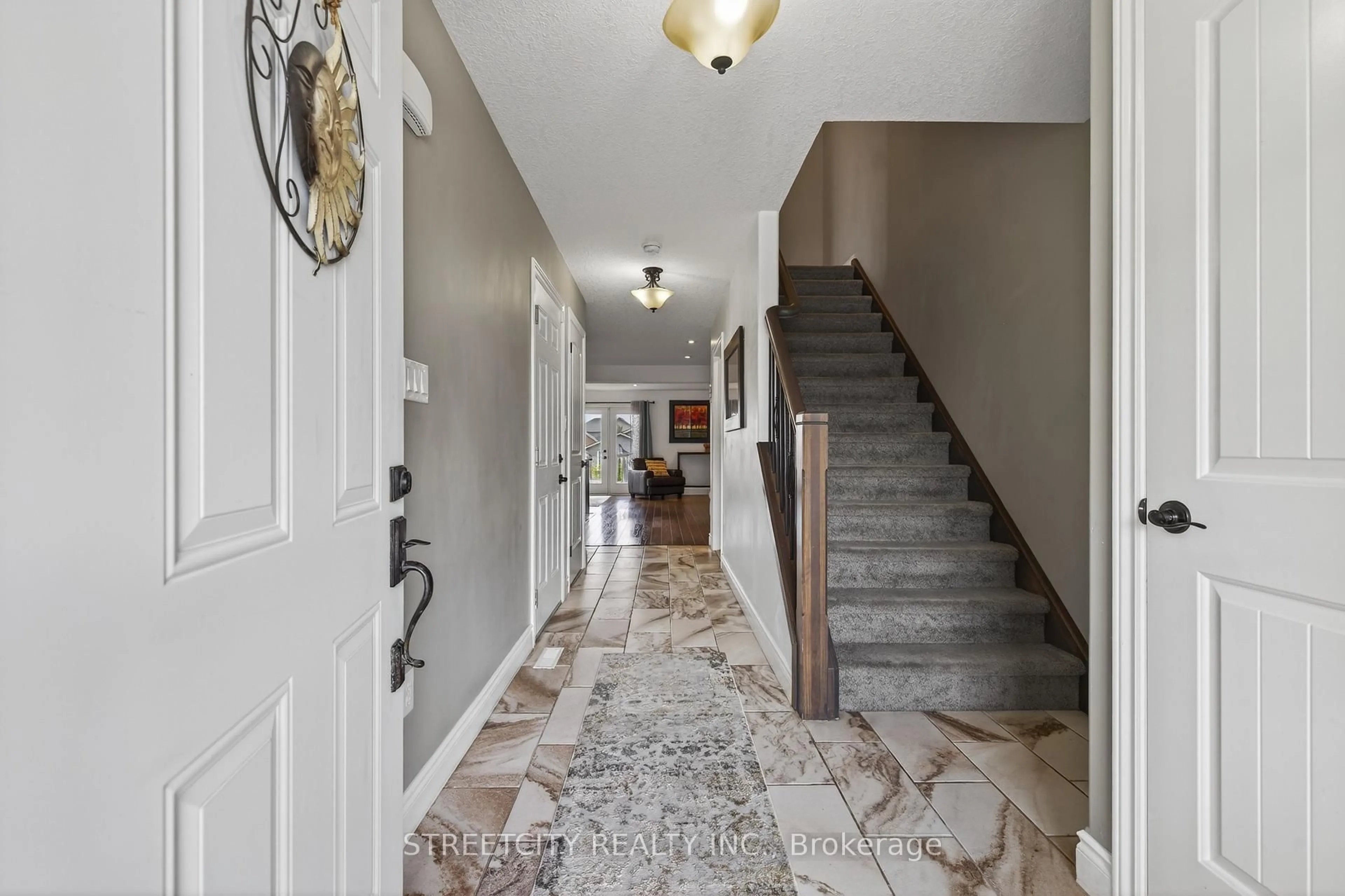 Indoor foyer for 59 Edison St, St. Marys Ontario N4X 1C9