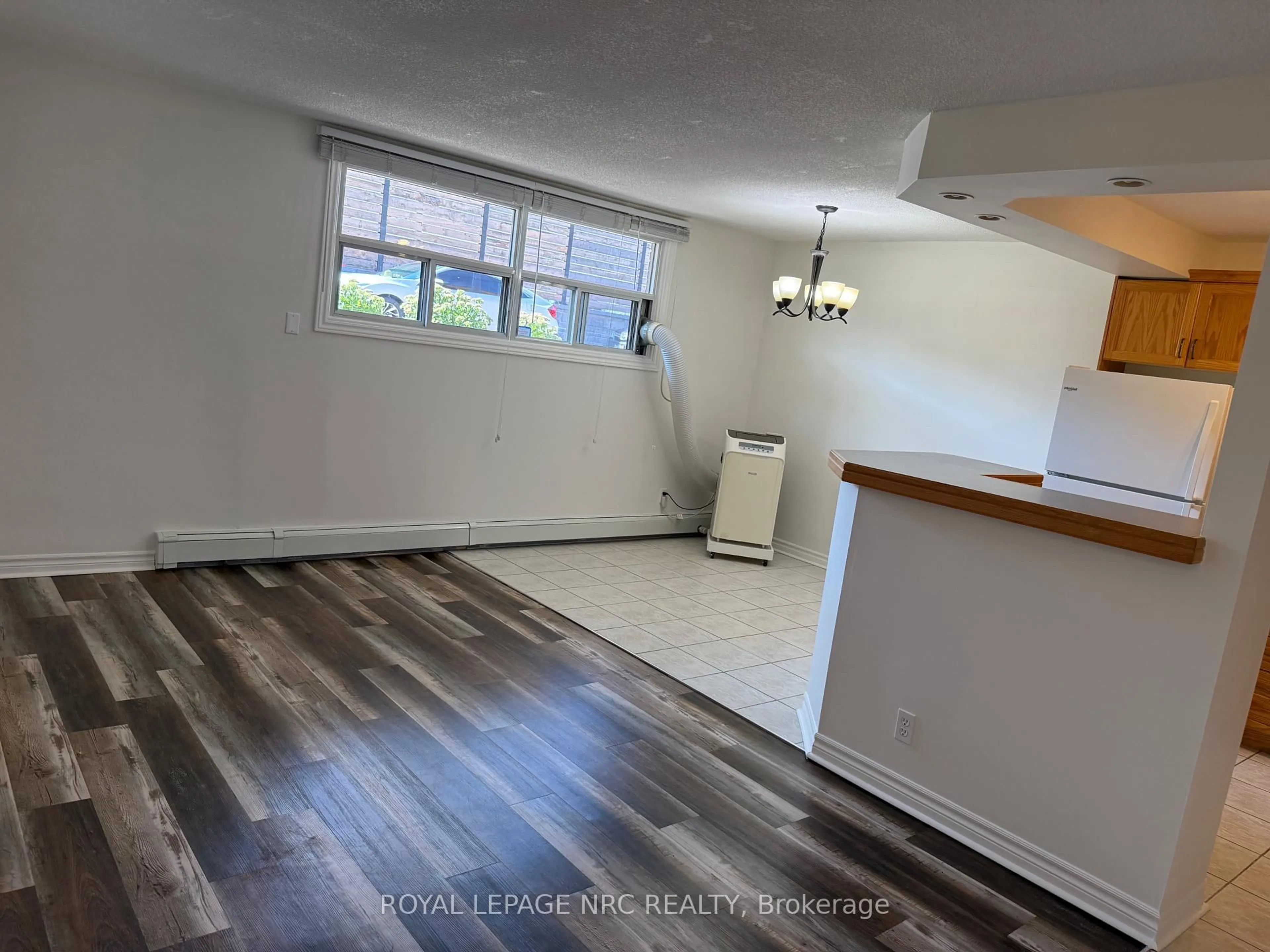 A pic of a room for 264 Oakdale Ave #103, St. Catharines Ontario L2P 2K4