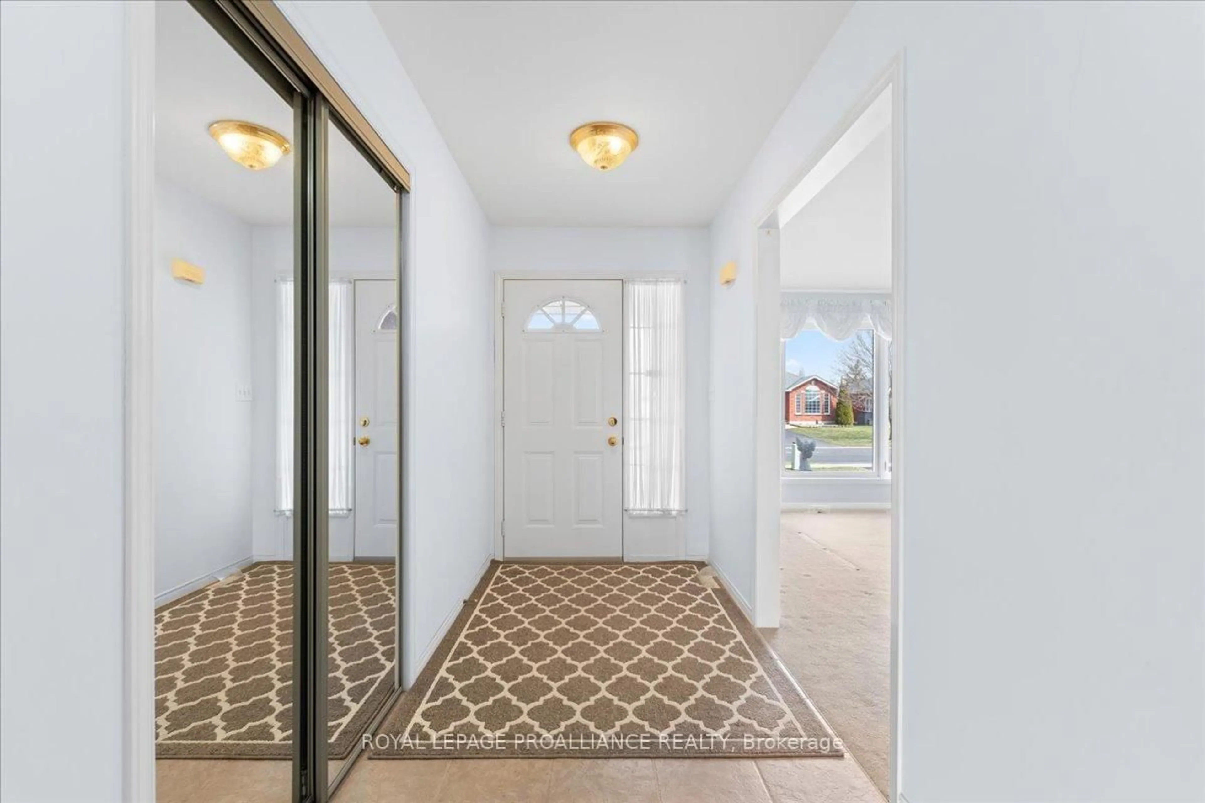 Indoor entryway for 13 Hickory Grve, Belleville Ontario K8N 5X6