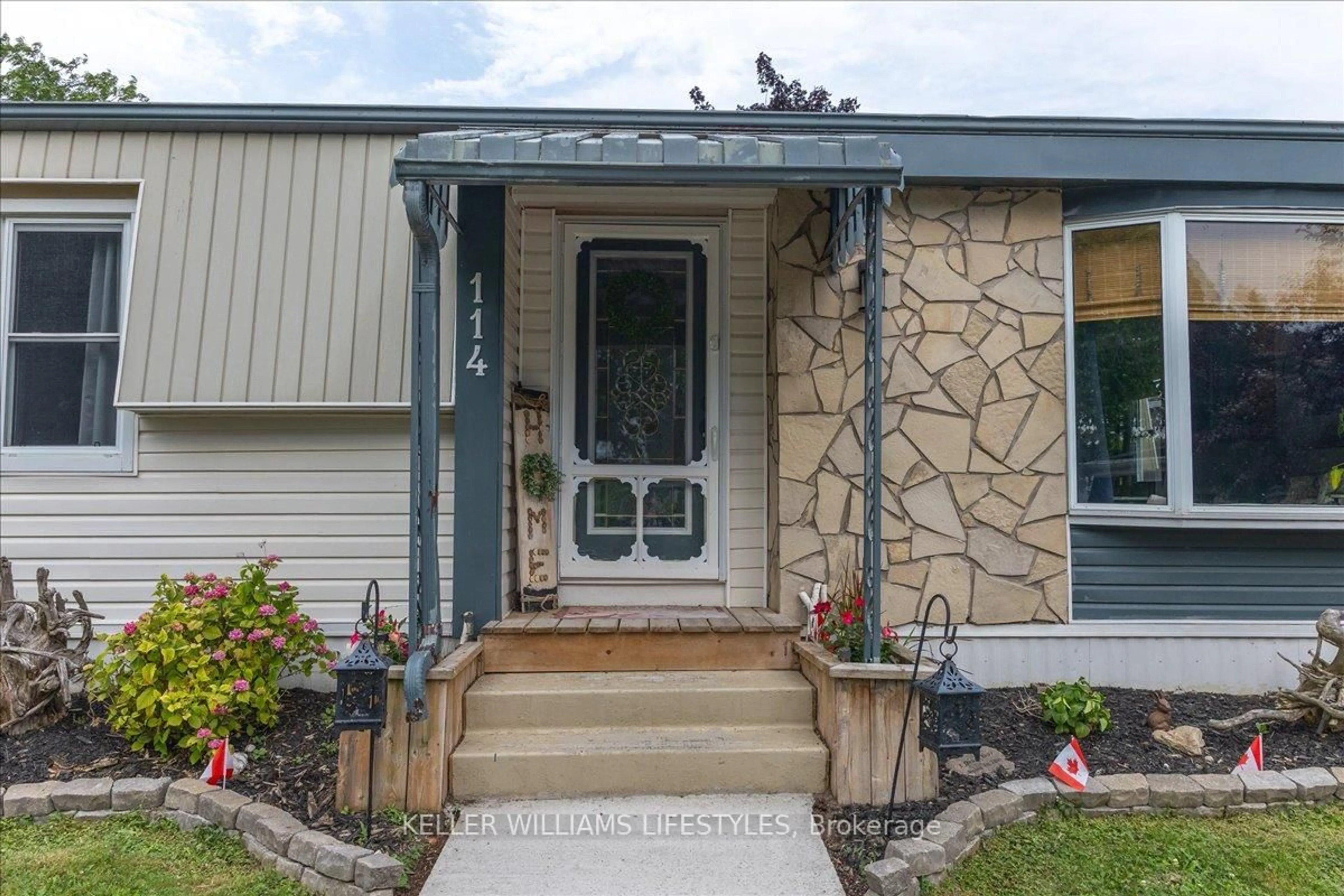 Home with vinyl exterior material, street for 114 PEBBLE BEACH Pkwy, South Huron Ontario N0M 1T0