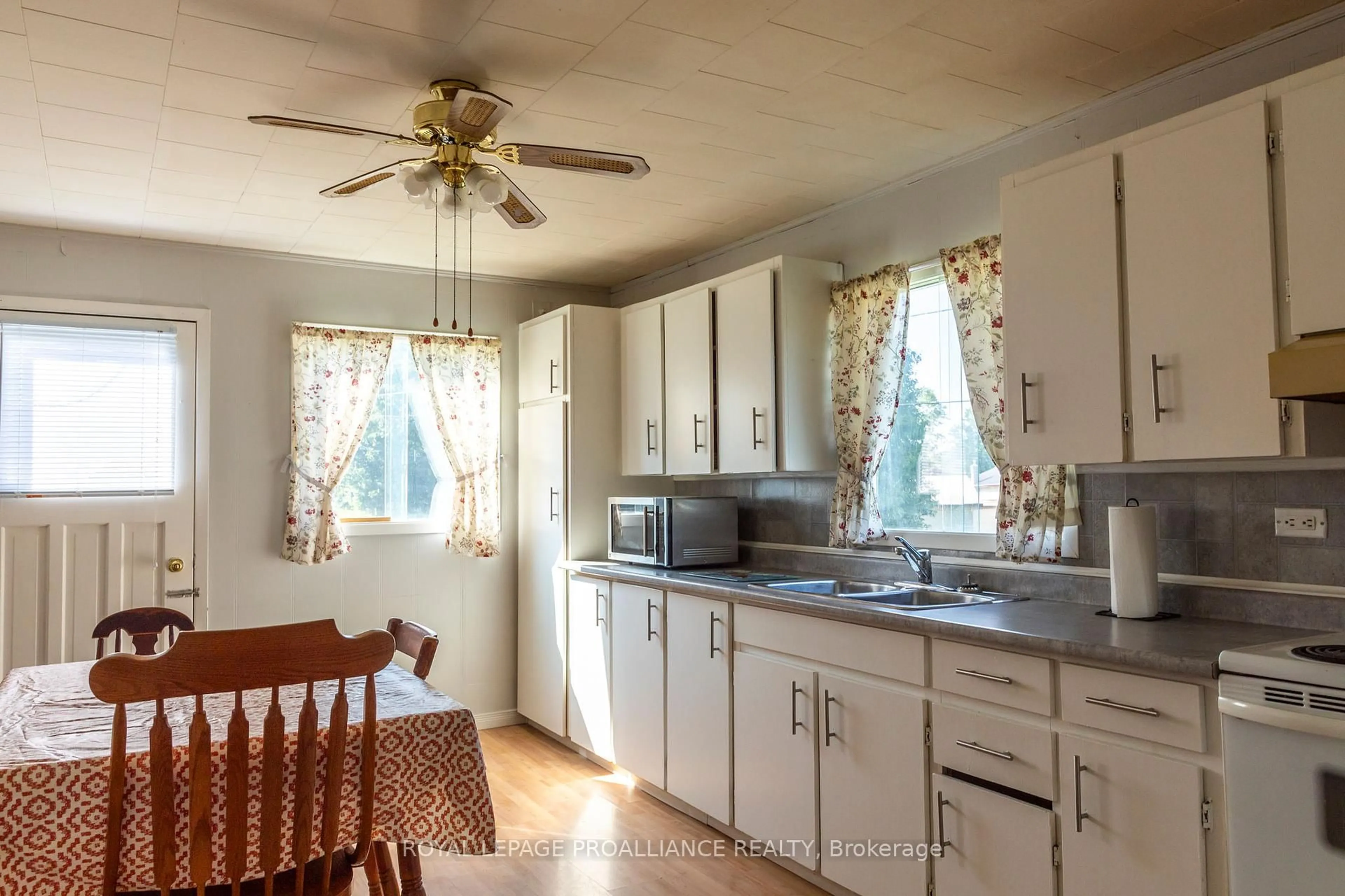 Standard kitchen, unknown for 4 Tall Pine Rd, Addington Highlands Ontario K0H 2G0