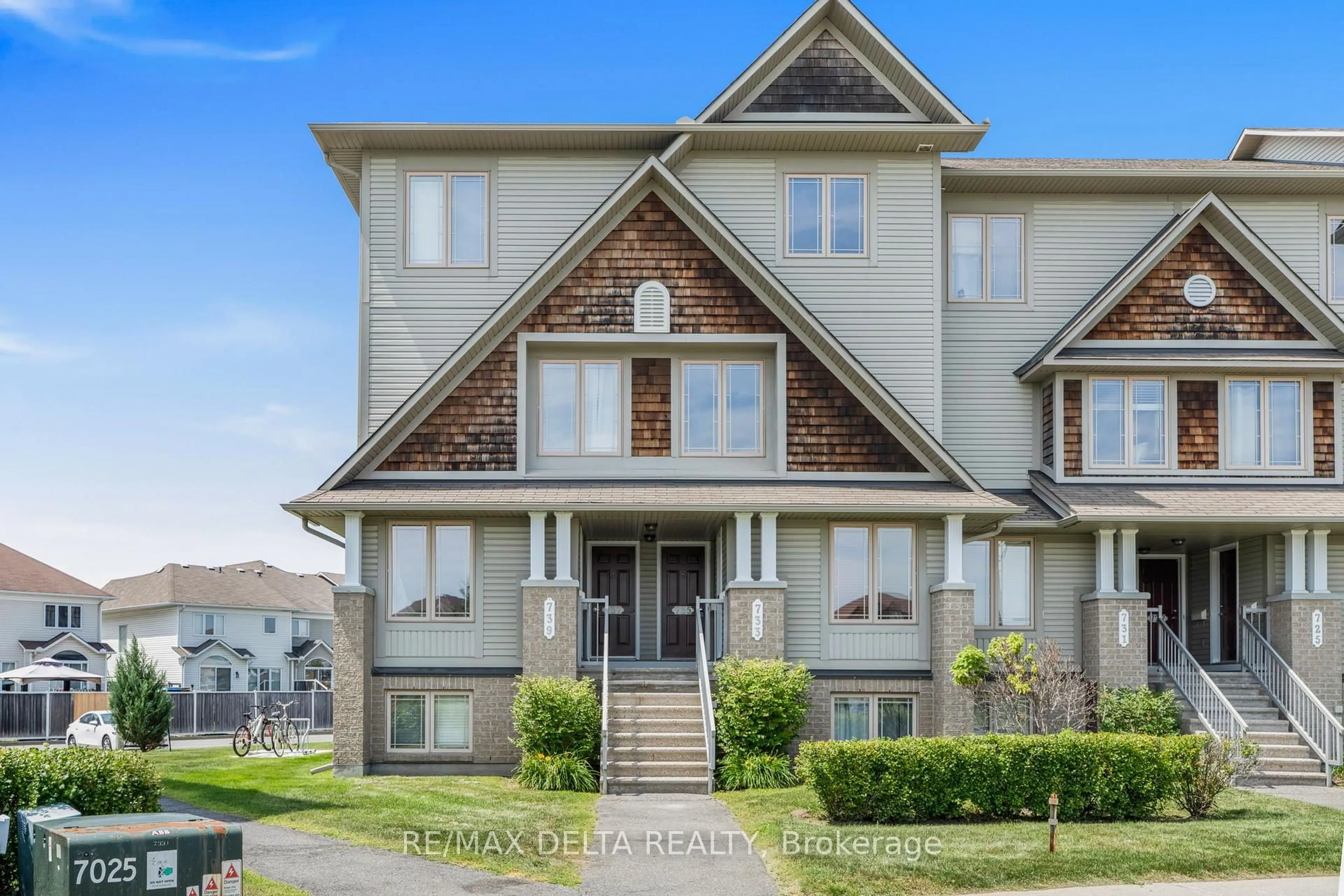Unknown for 735 Lakeridge Dr, Ottawa Ontario K4A 0N5