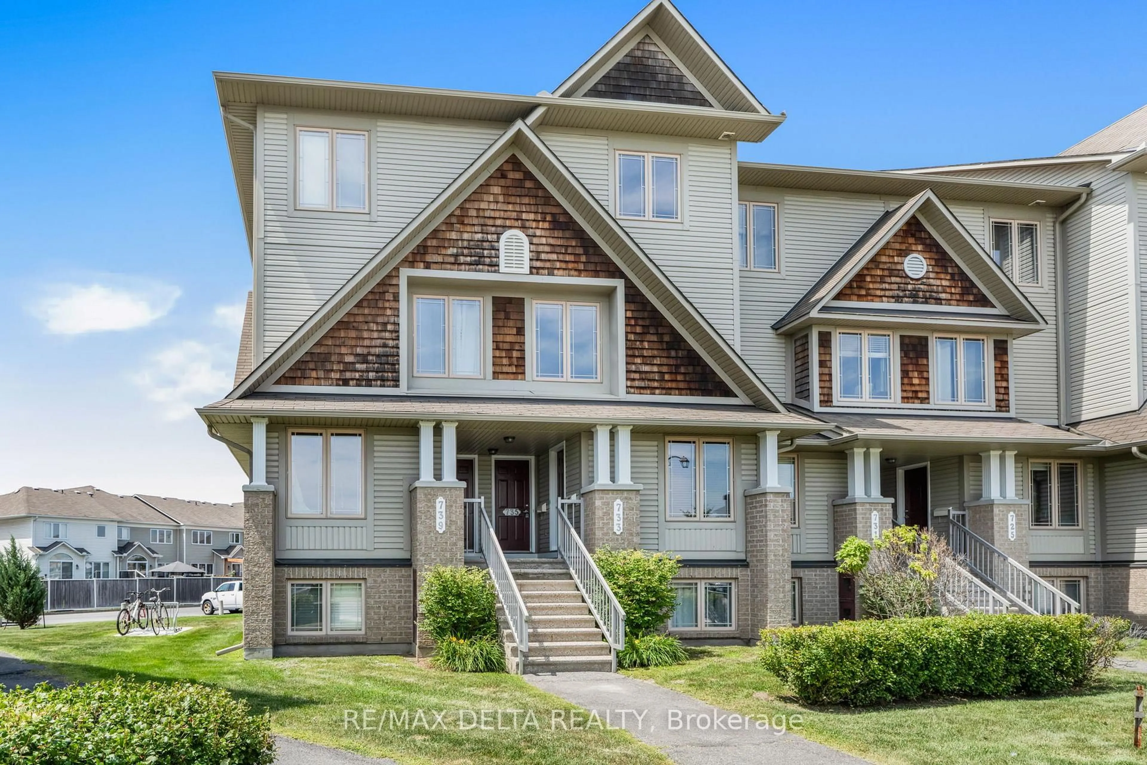 Unknown for 735 Lakeridge Dr, Ottawa Ontario K4A 0N5