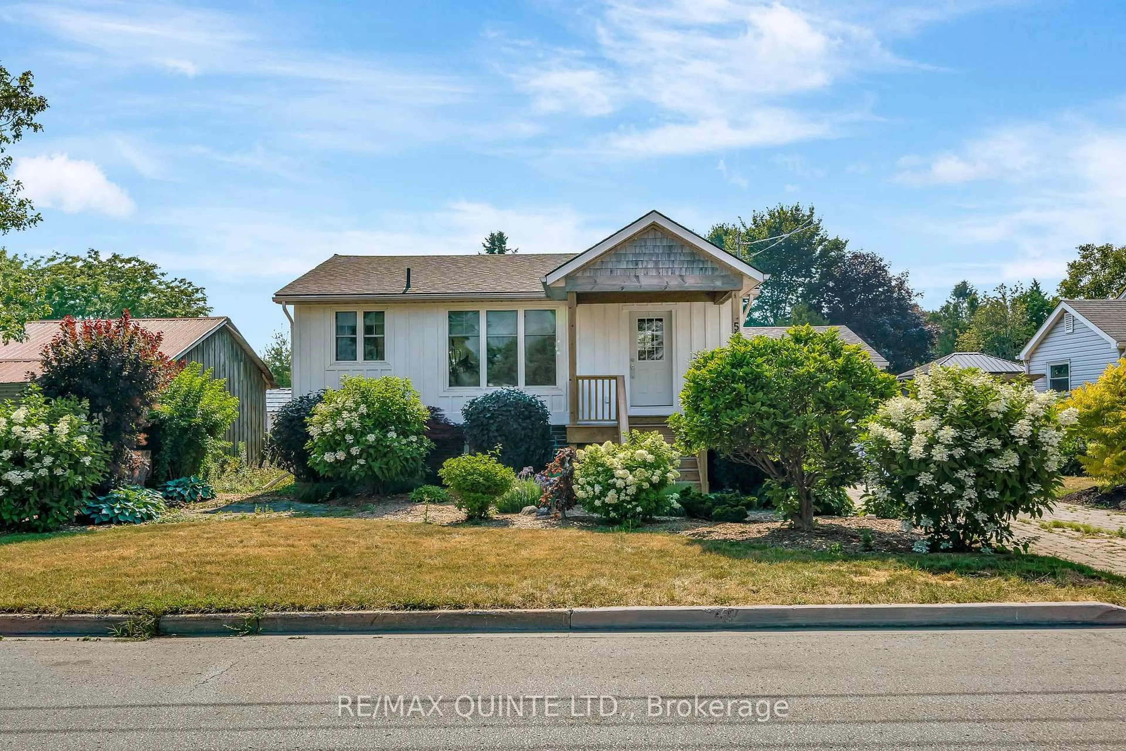 Home with vinyl exterior material, street for 55 D'arcy St, Cobourg Ontario K9A 3Z6