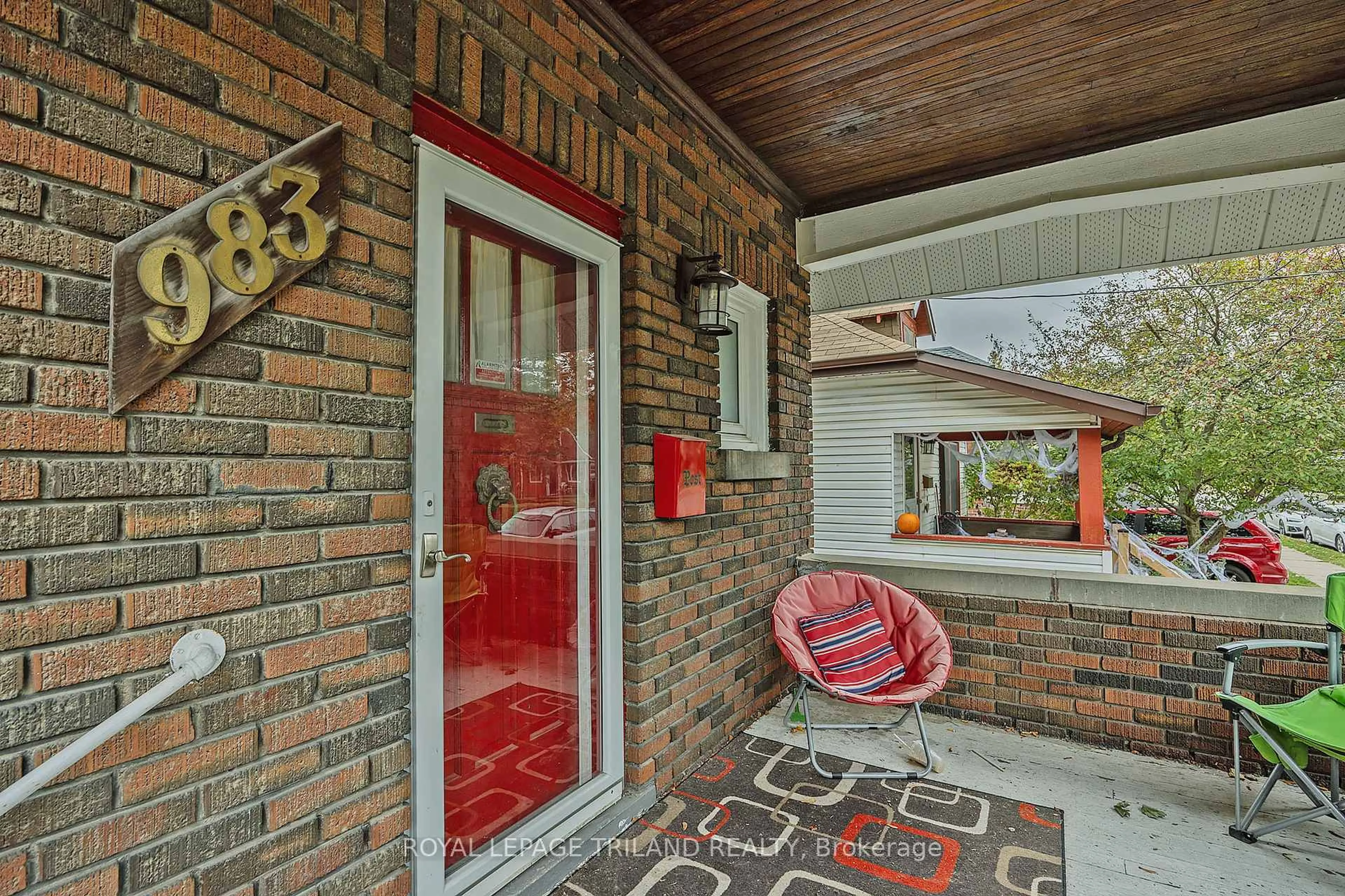 Unknown for 983 Ormsby St, London East Ontario N5Z 1K5