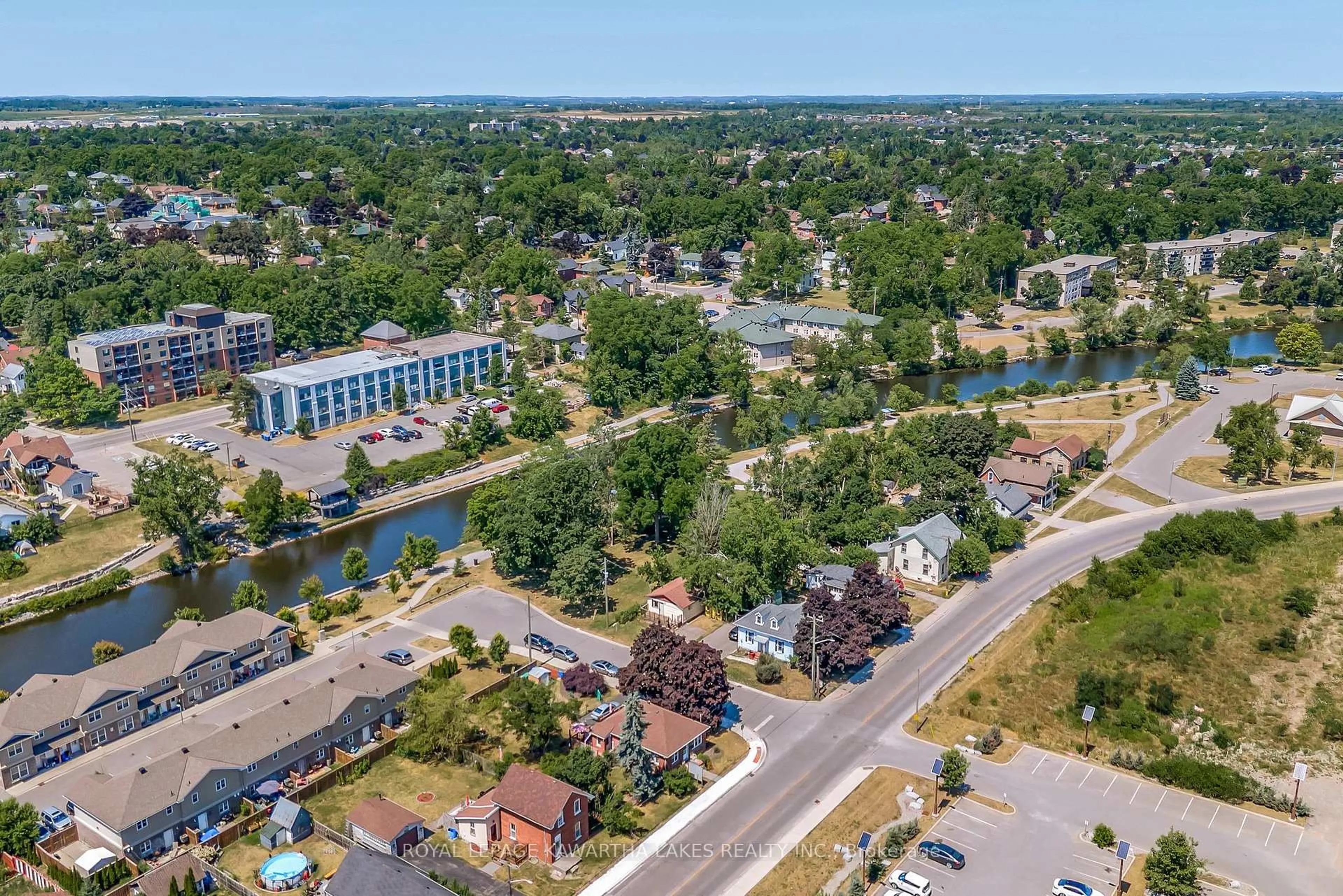 A pic from outside/outdoor area/front of a property/back of a property/a pic from drone, street for 4 Bond St, Kawartha Lakes Ontario K9V 3P3