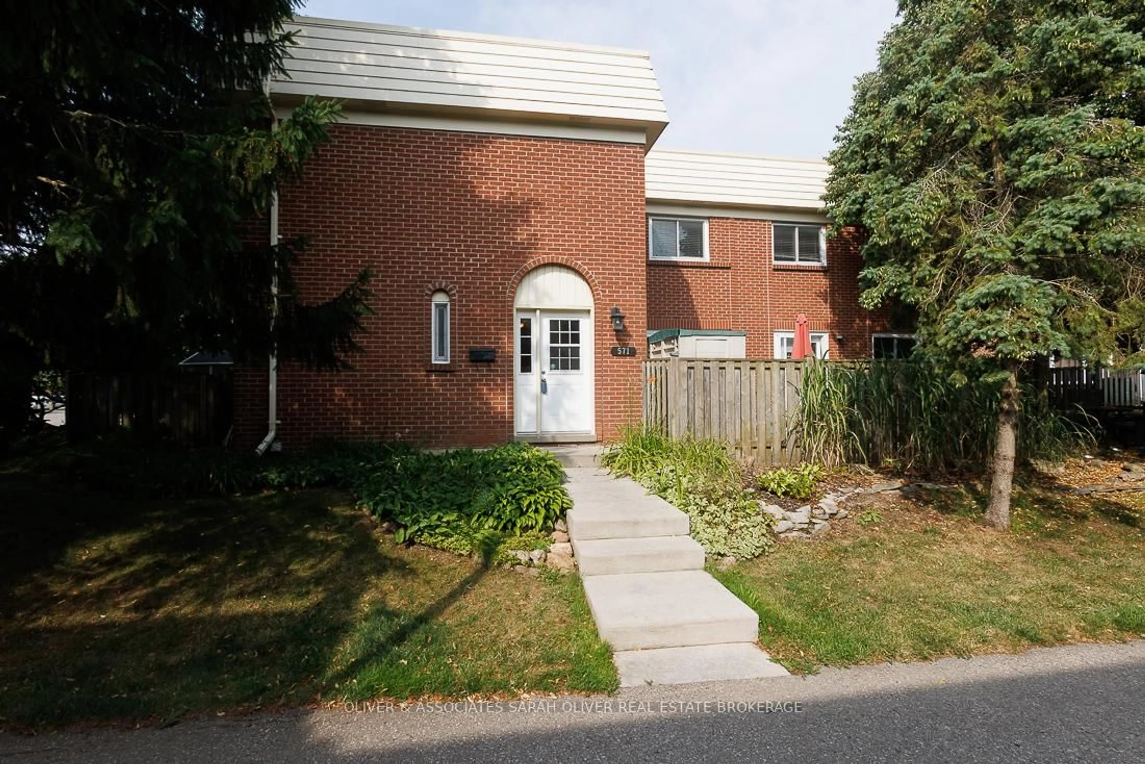 Unknown for 571 Gainsborough Rd, London North Ontario N6G 2C5