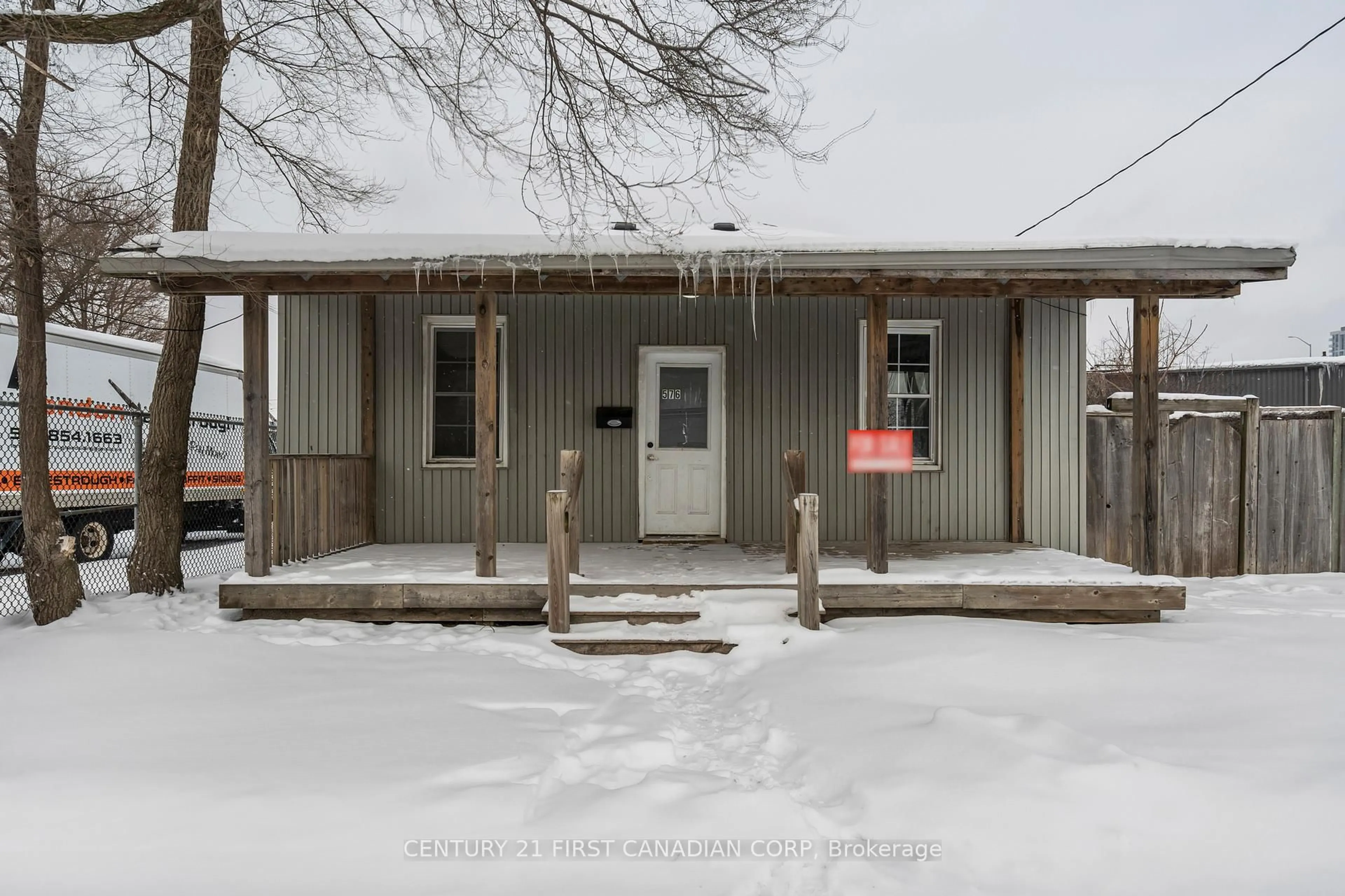 Shed for 576 Horton St, London East Ontario N6B 1M7