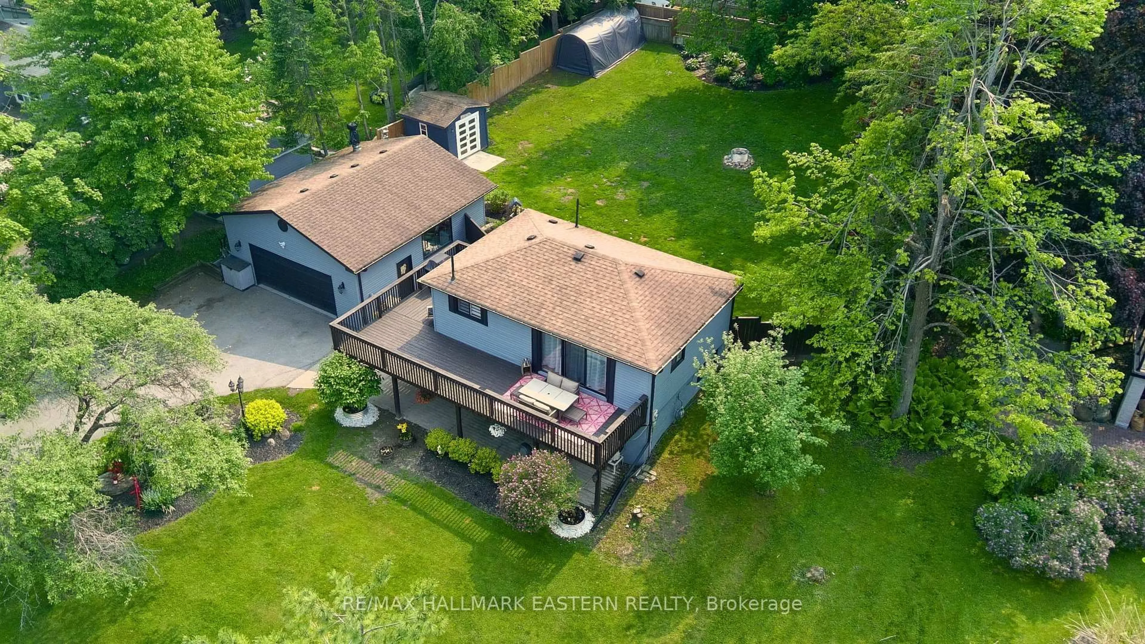 A pic from outside/outdoor area/front of a property/back of a property/a pic from drone, unknown for 25 Lawrence St, Kawartha Lakes Ontario K9J 6X3